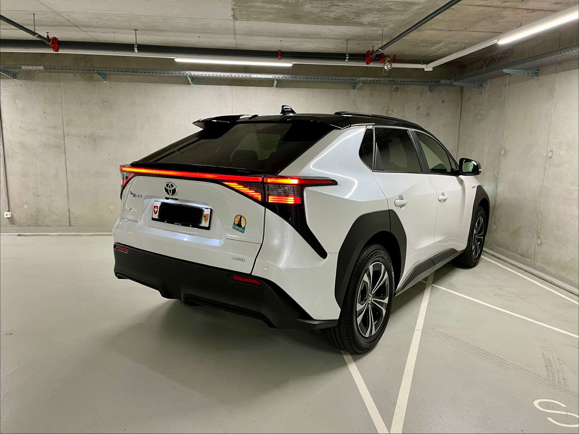 TOYOTA bZ4X Style 71,4 kWh 4WD-image-4