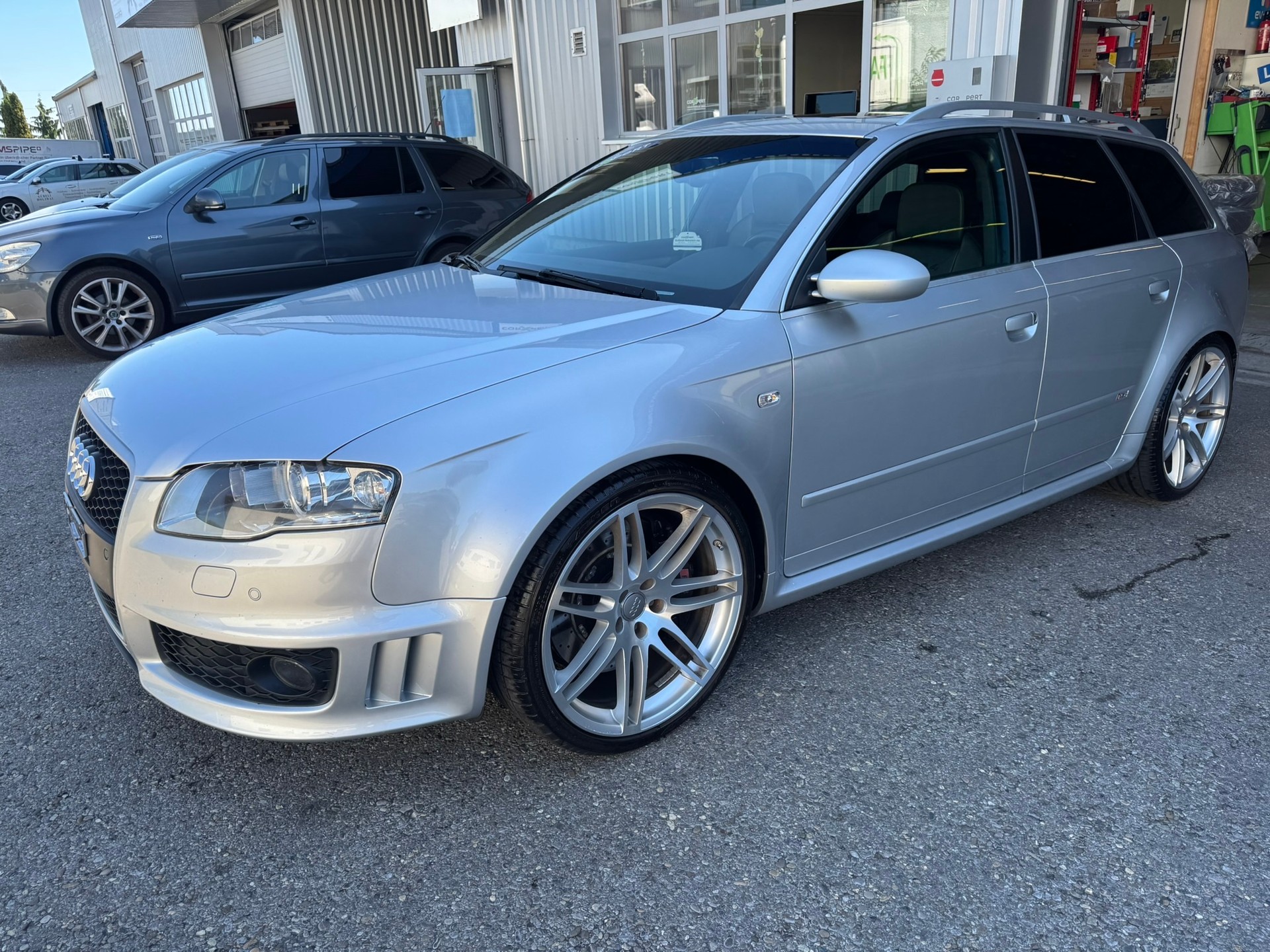 AUDI RS4 Avant 4.2 V8 quattro-image-5