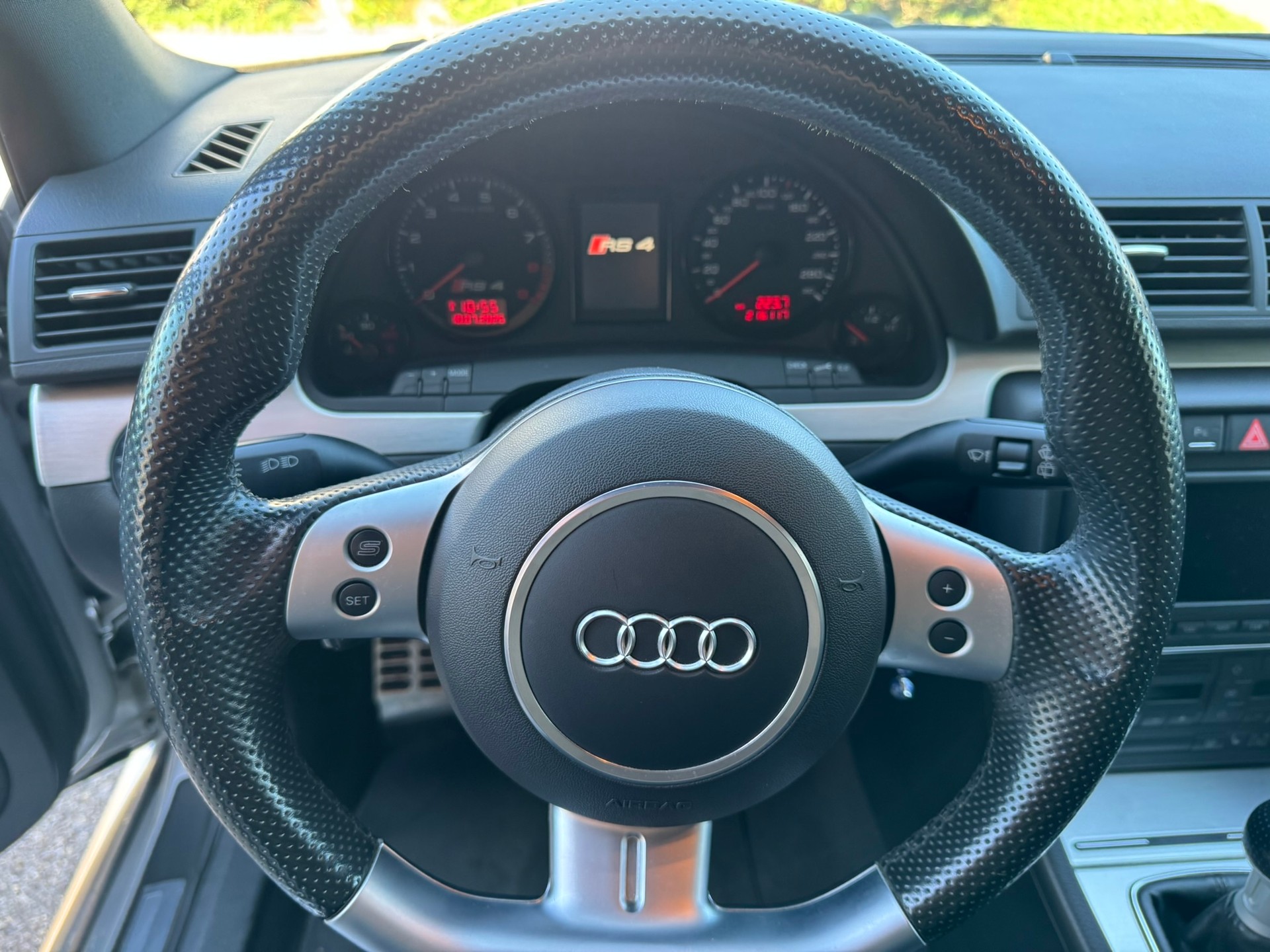 AUDI RS4 Avant 4.2 V8 quattro-image-7