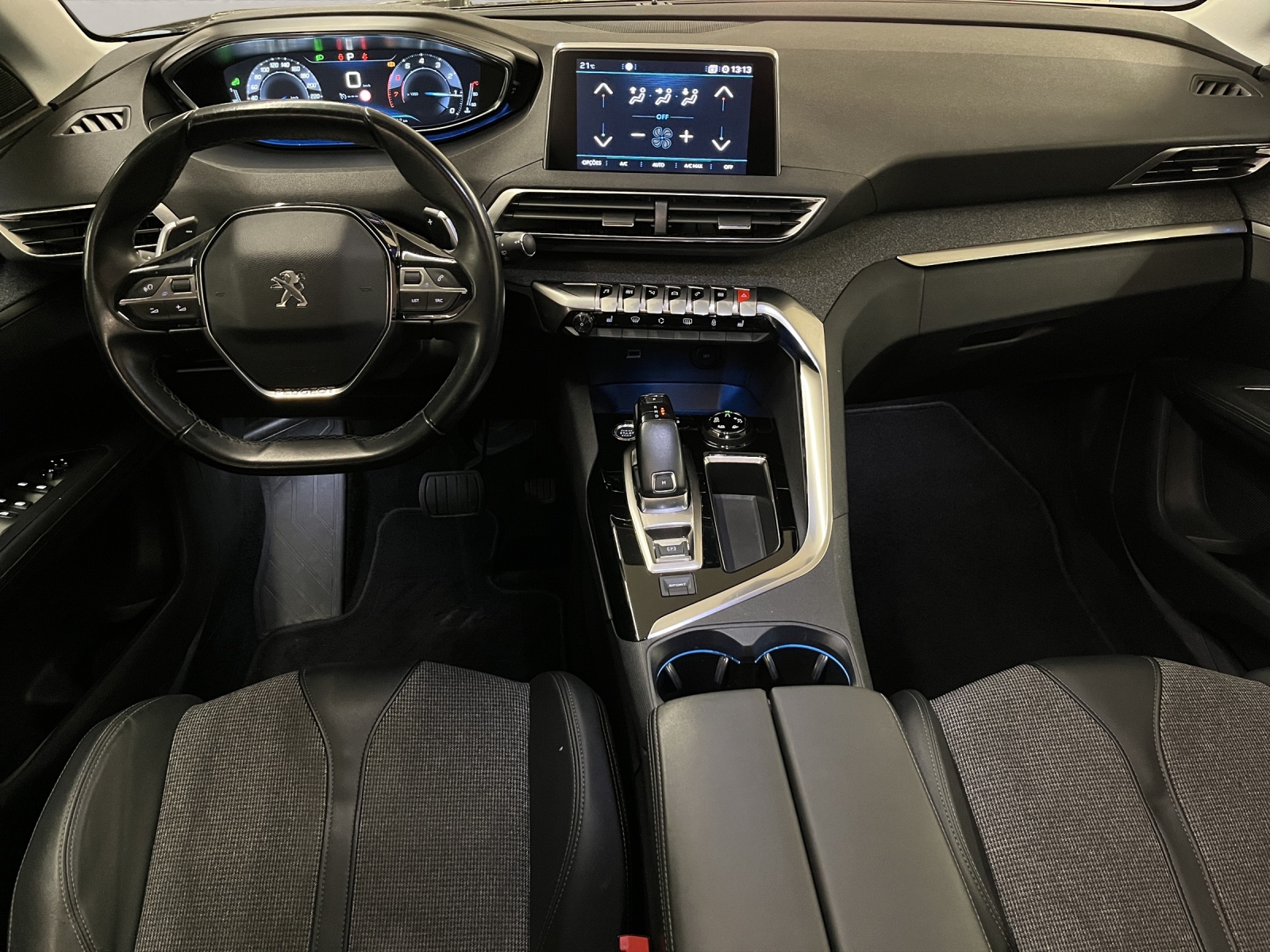 PEUGEOT 3008 1.2 PureTech Allure-image-5