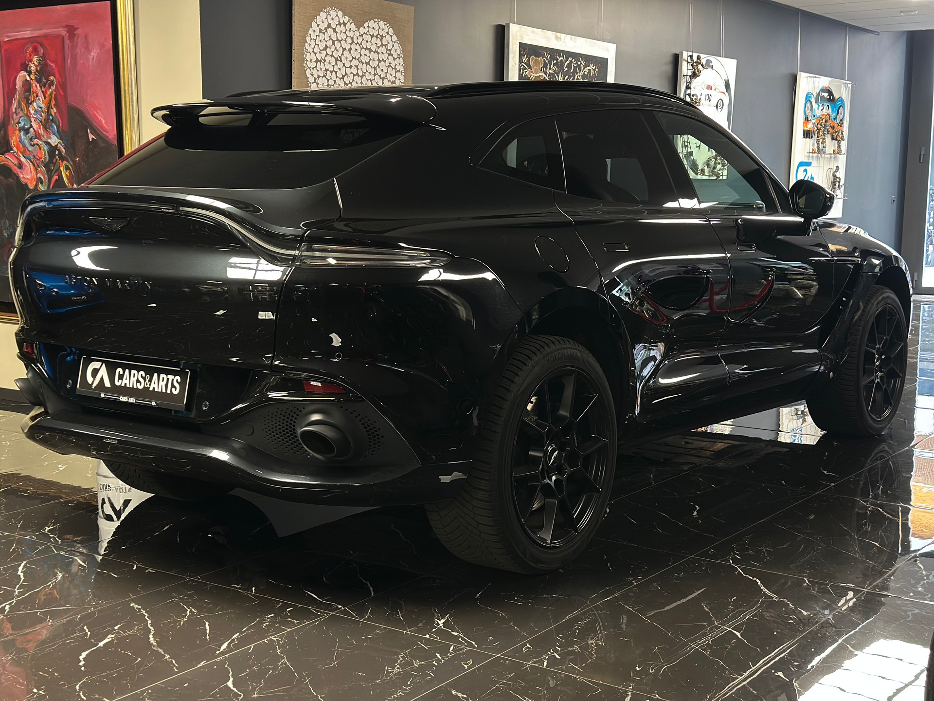 ASTON MARTIN DBX 4.0 V8-image-3