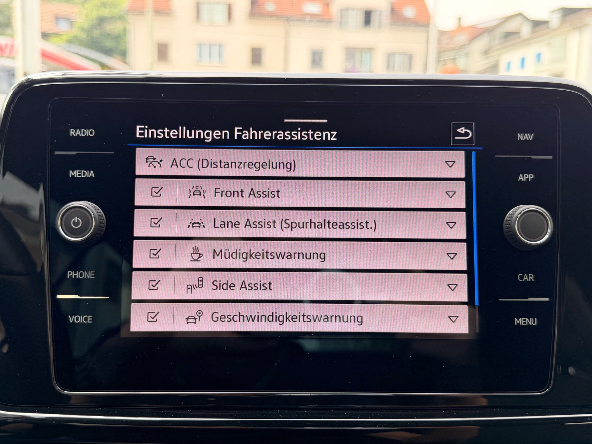 VW T-Roc CABRIOLET 1.5 TSI 150PS R-LINE *** KARMANN EDITION & 5 JAHRE VW WERKSGARANTIE ***-image-16