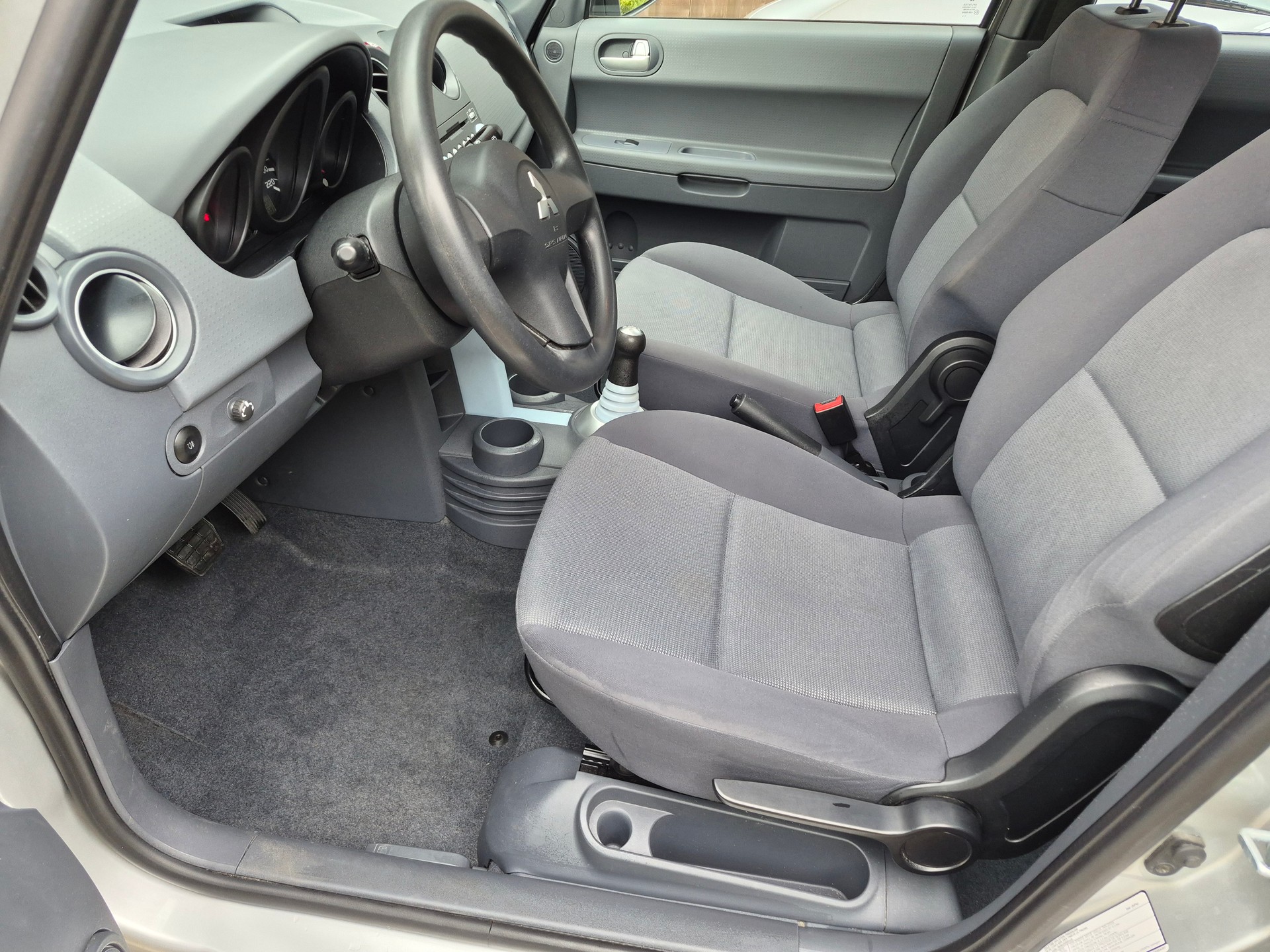 MITSUBISHI Colt 1.3 16V Invite-image-4
