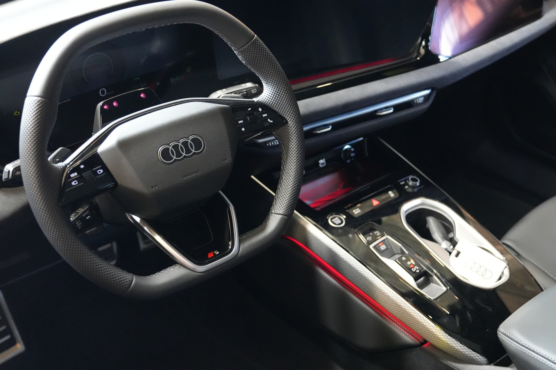 AUDI A6 Avant TDI quattro 220 kW S tronic-image-6