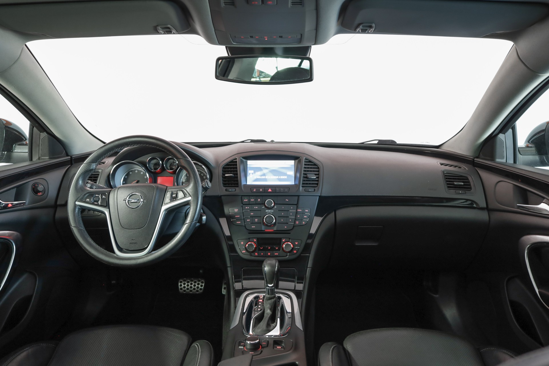 OPEL Insignia ST 2.0 Turbo Sport 4WD Aut.-image-12