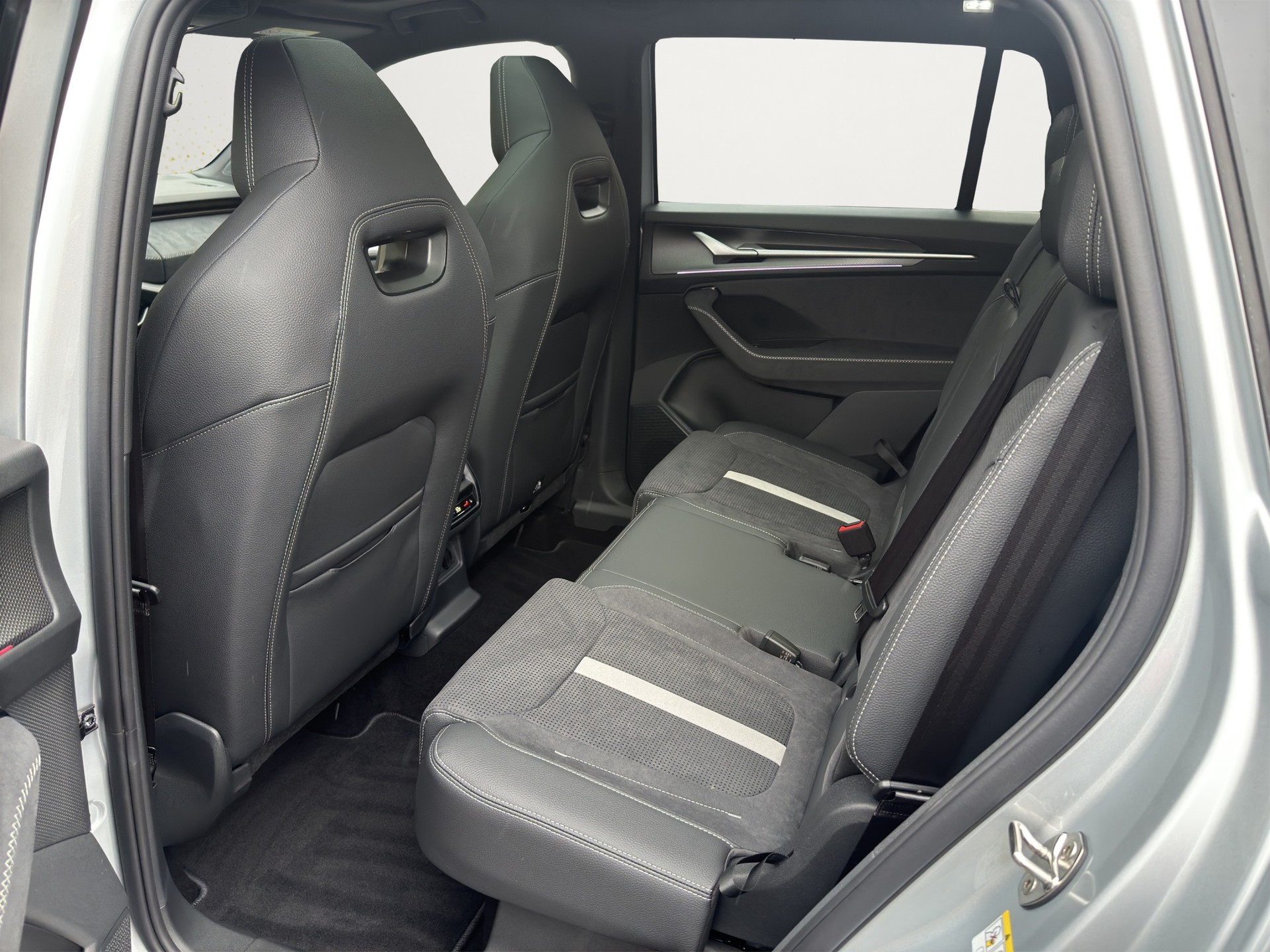 SKODA Kodiaq 1.5 TSI MHEV Sportline 7 Plätze AHK-image-13