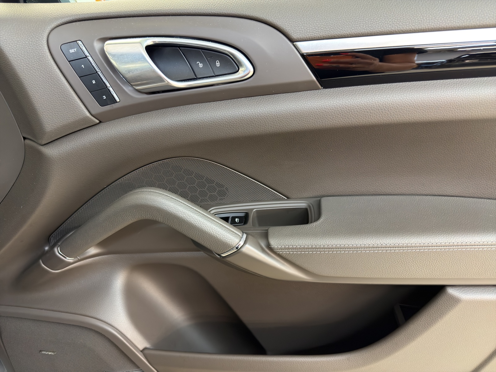 PORSCHE Cayenne S E-Hybrid Pla.Ed-image-10