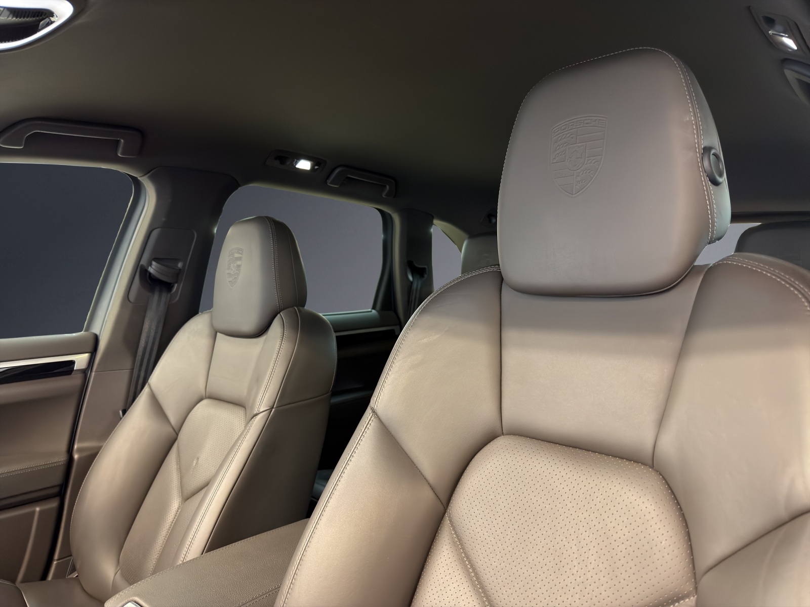 PORSCHE Cayenne S E-Hybrid Pla.Ed-image-7