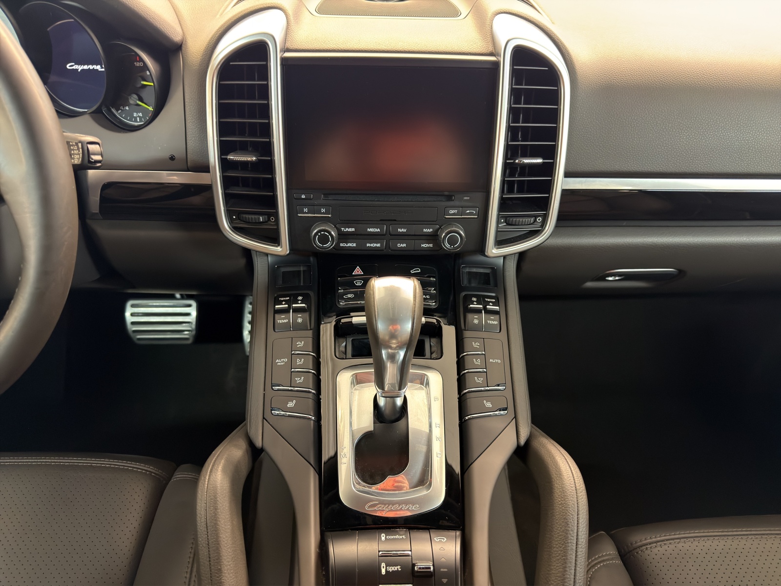 PORSCHE Cayenne S E-Hybrid Pla.Ed-image-13