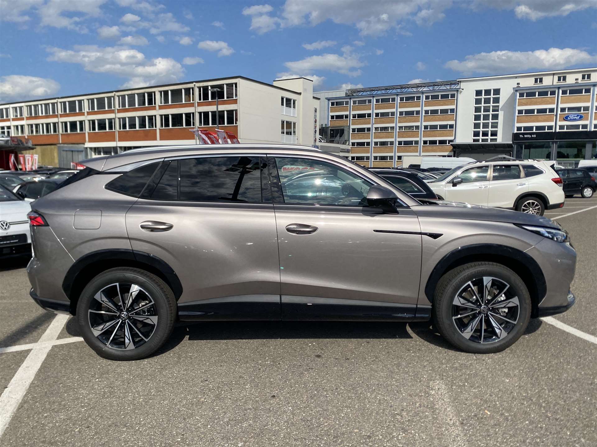 MG HS 1.5 T Hybrid+ Luxury 224PS Automat-image-15