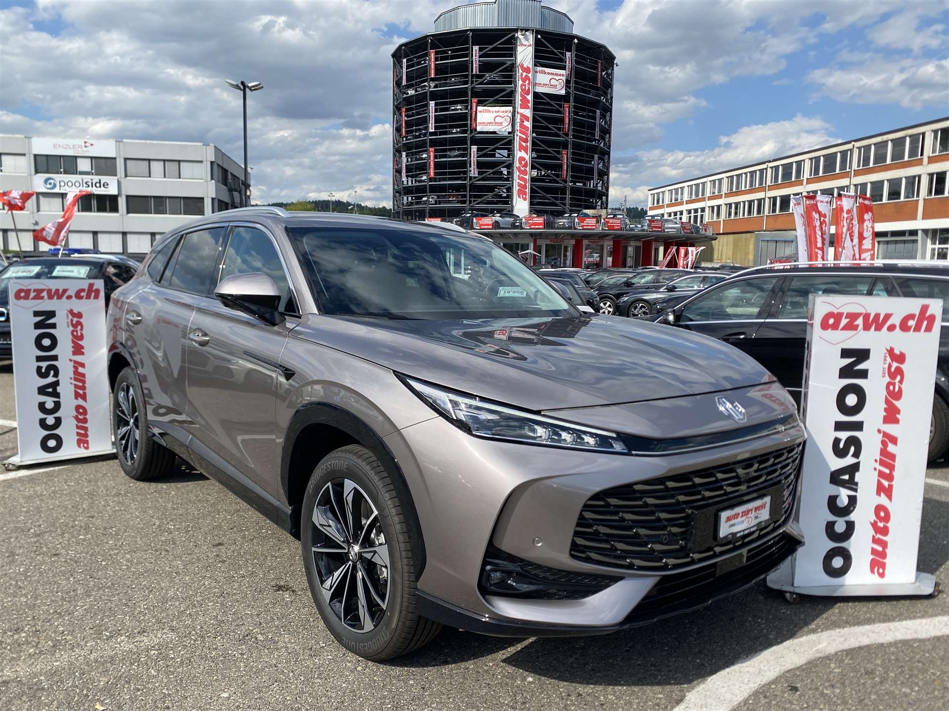 MG HS 1.5 T Hybrid+ Luxury 224PS Automat-image-8