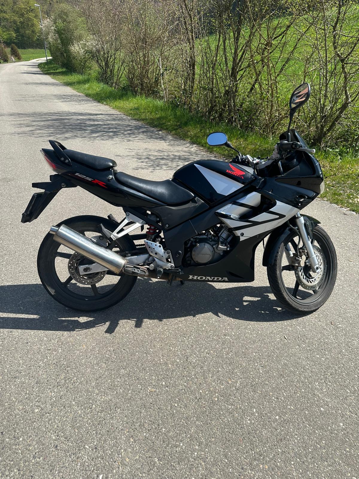 HONDA CBR 125 R