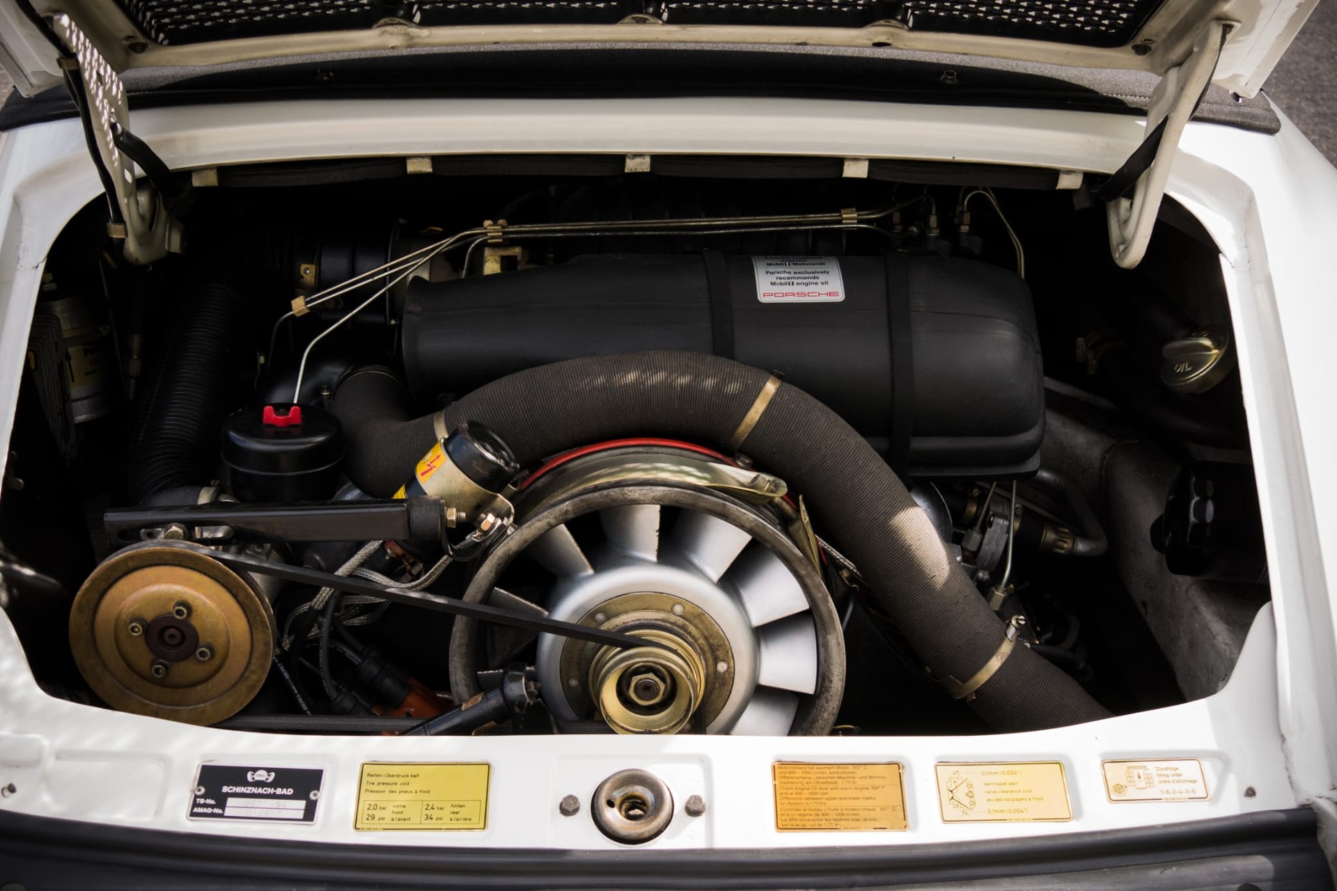 PORSCHE 3.0 SC Cabrio-image-4