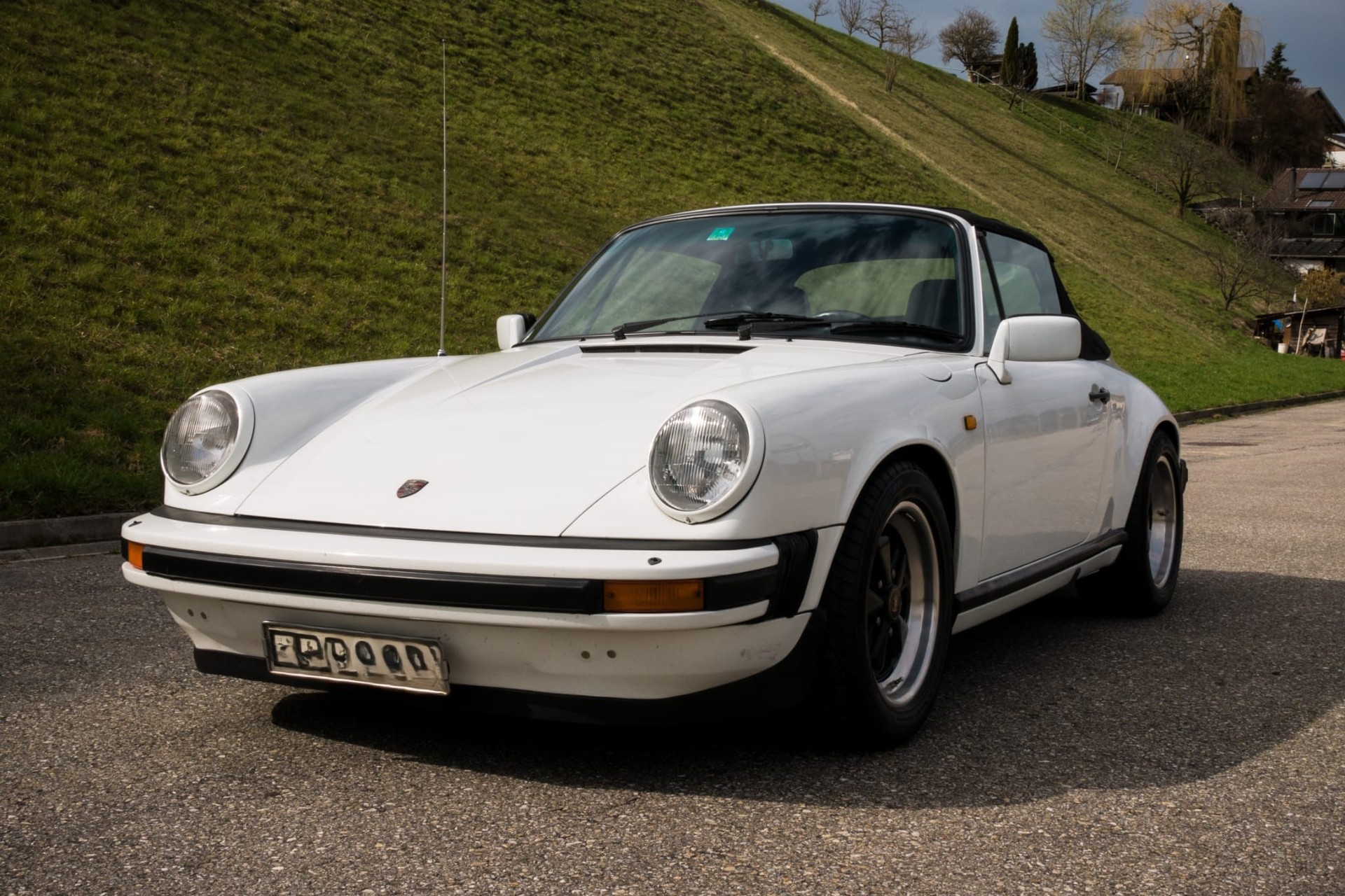 PORSCHE 3.0 SC Cabrio-image-1
