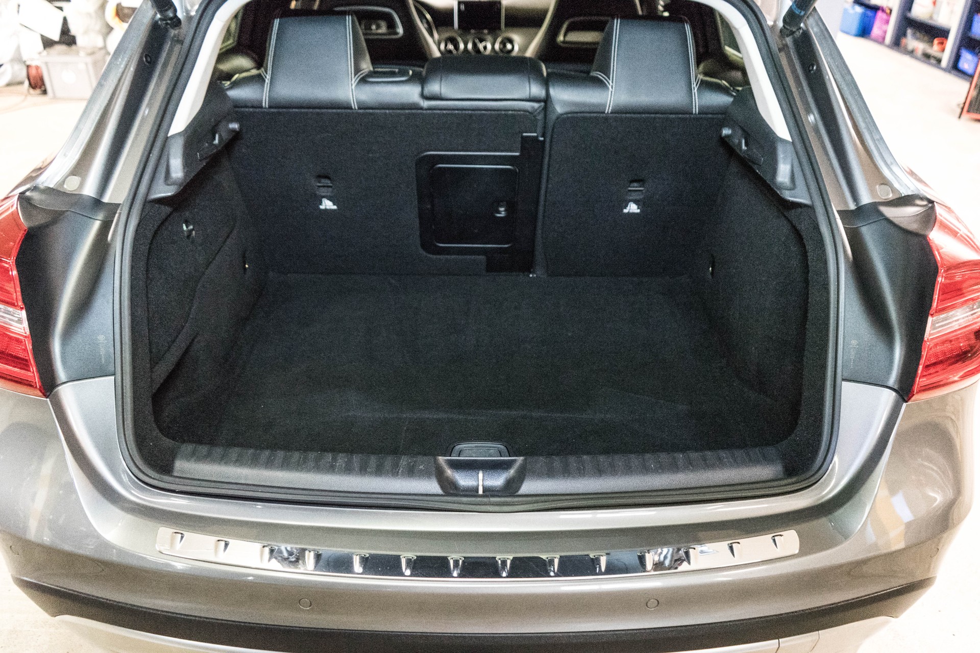MERCEDES-BENZ GLA 250 4Matic 7G ANHÄNGEKUPPLUNG-image-12