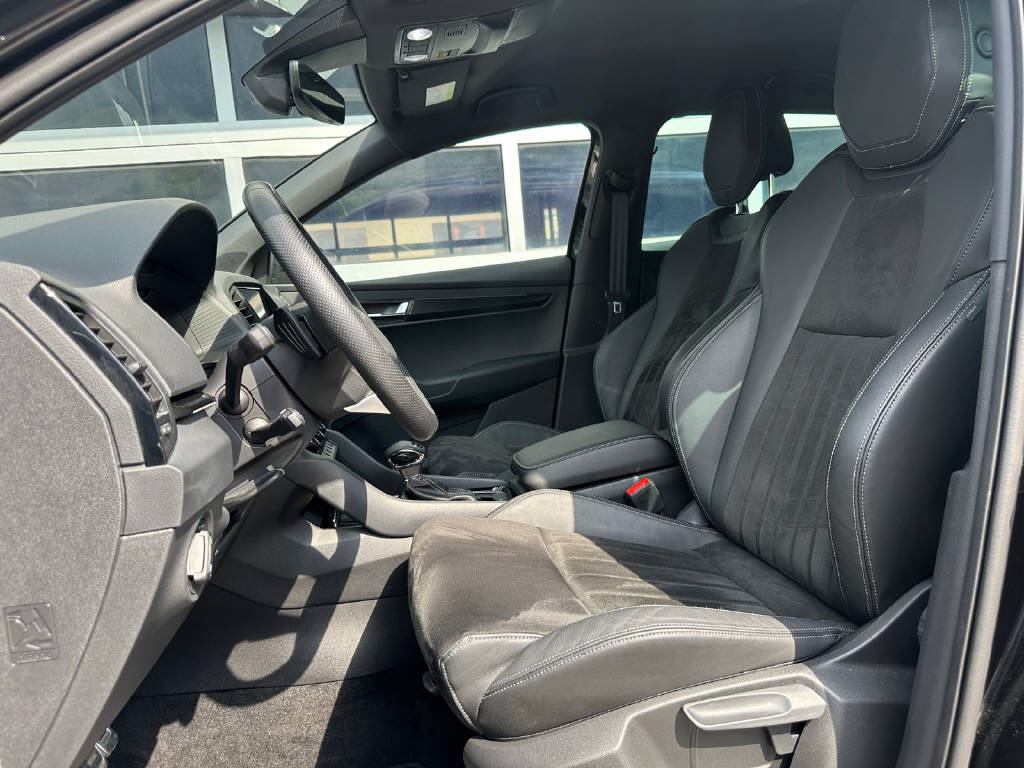 SKODA Karoq 2.0 TSI SportLine 4x4 DSG-image-6