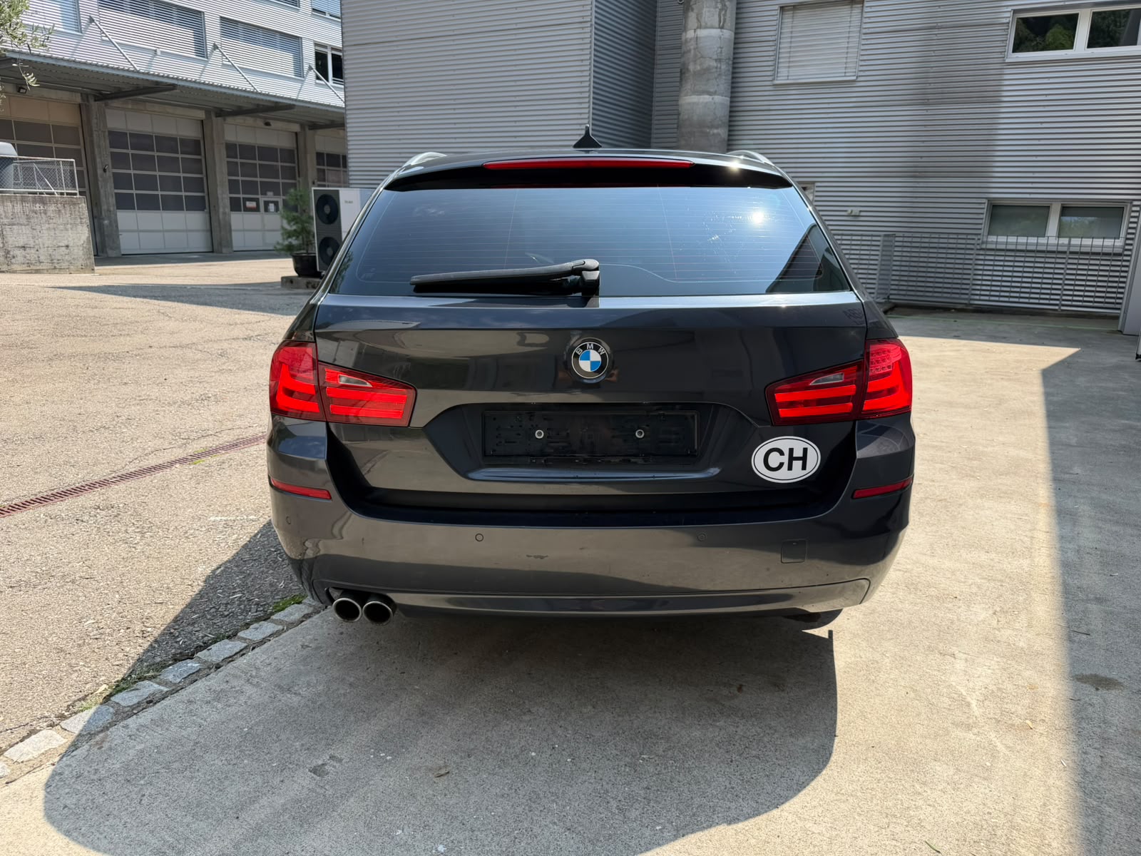 BMW 530d xDrive Touring Steptronic-image-4