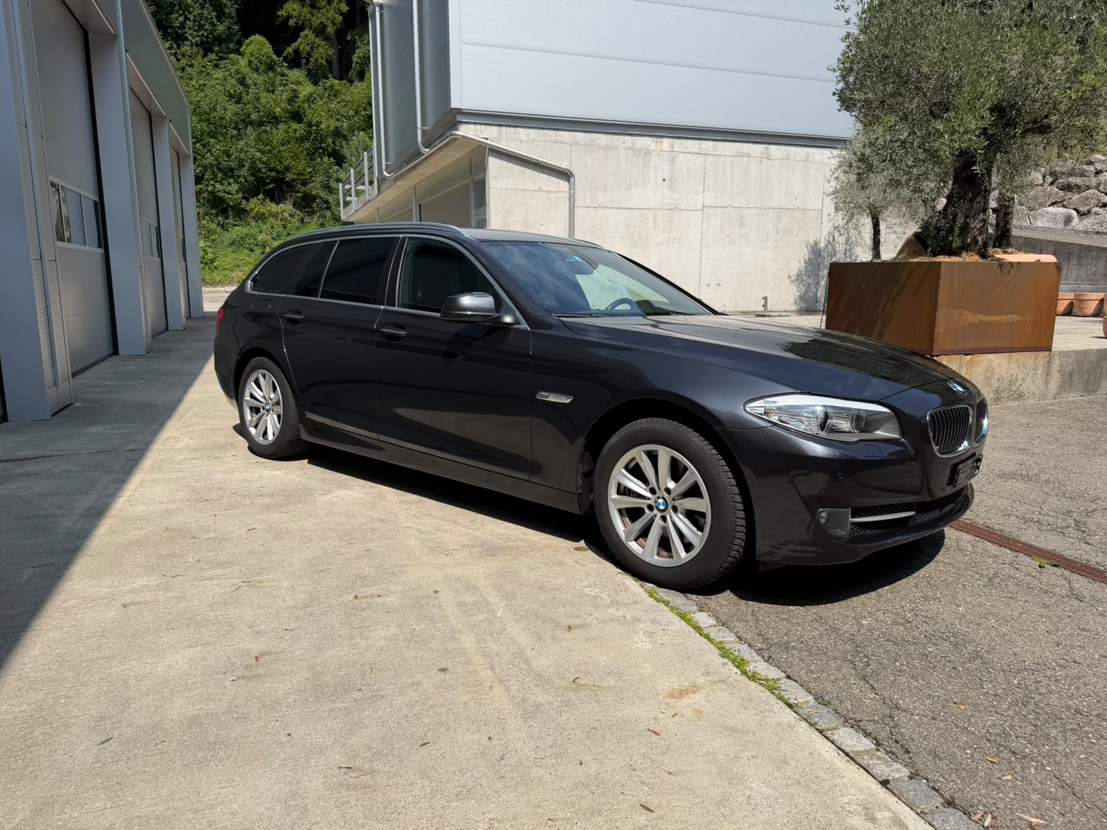 BMW 530d xDrive Touring Steptronic-image-5