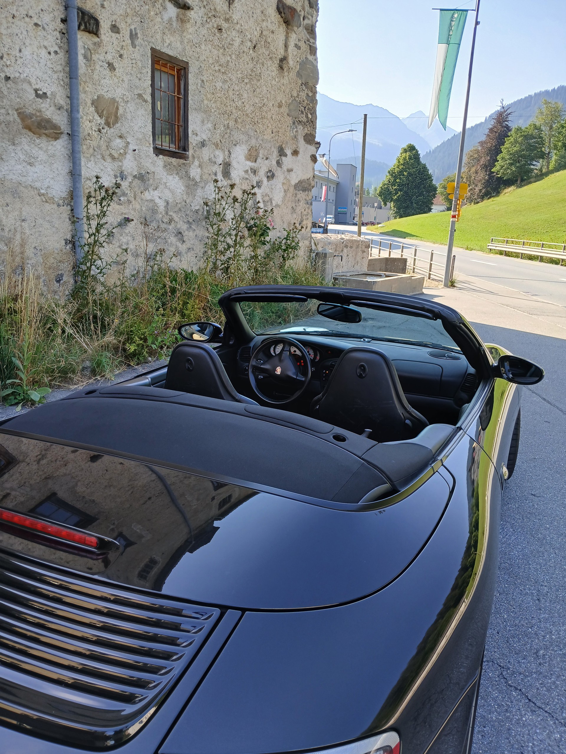 PORSCHE 3.4 Carrera 4-image-3