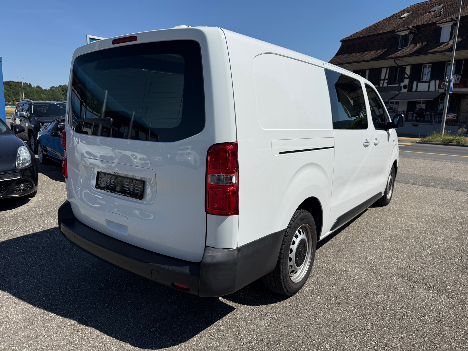 TOYOTA Proace 2.0D Glass Van Long L2 Comfort-image-4