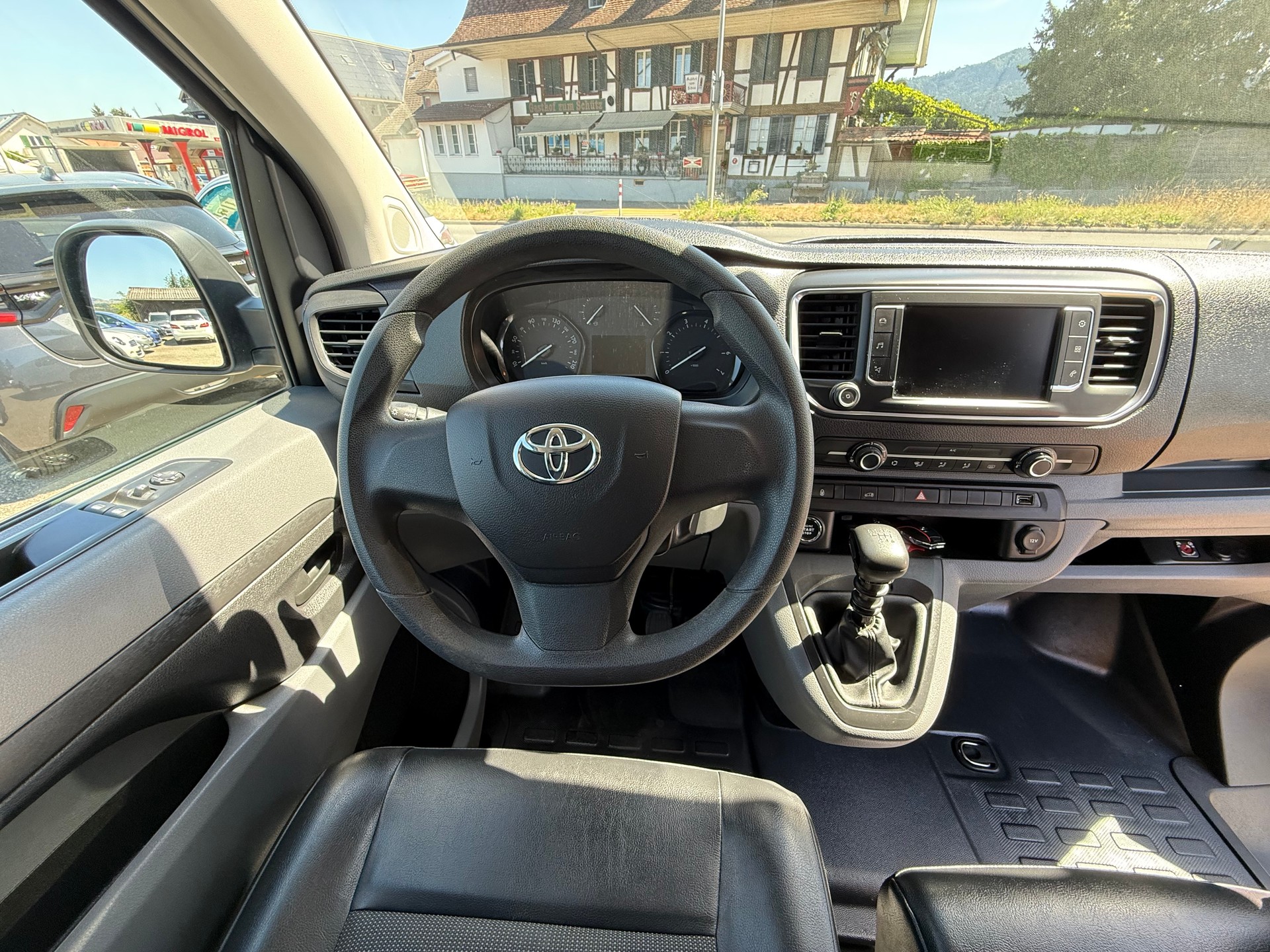 TOYOTA Proace 2.0D Glass Van Long L2 Comfort-image-11