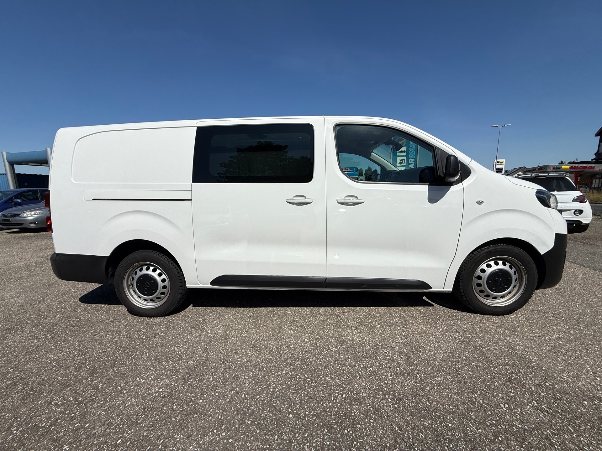 TOYOTA Proace 2.0D Glass Van Long L2 Comfort-image-3