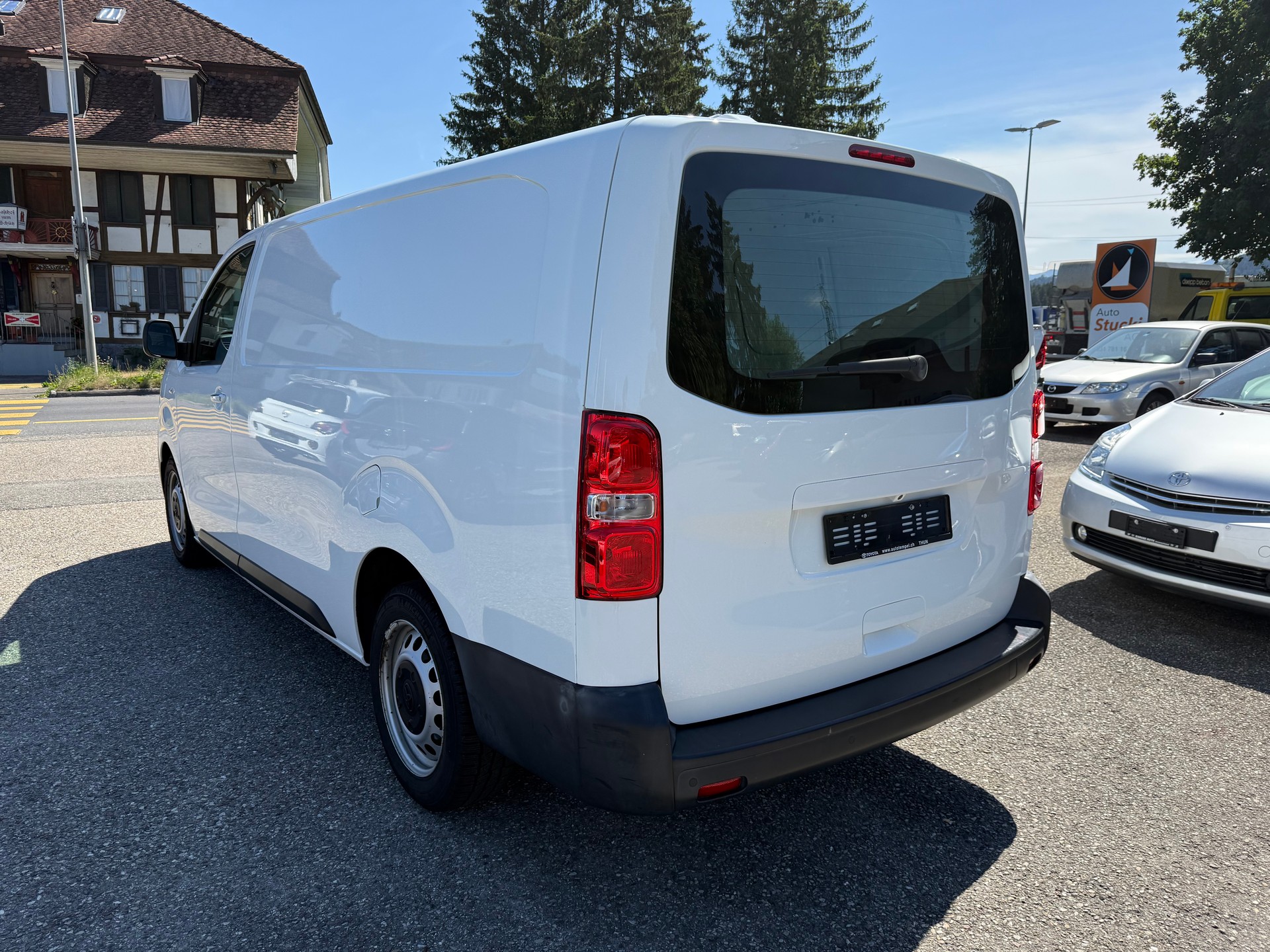 TOYOTA Proace 2.0D Glass Van Long L2 Comfort-image-6