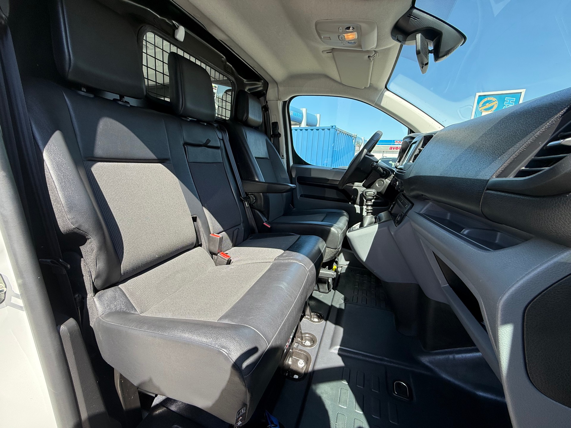 TOYOTA Proace 2.0D Glass Van Long L2 Comfort-image-10
