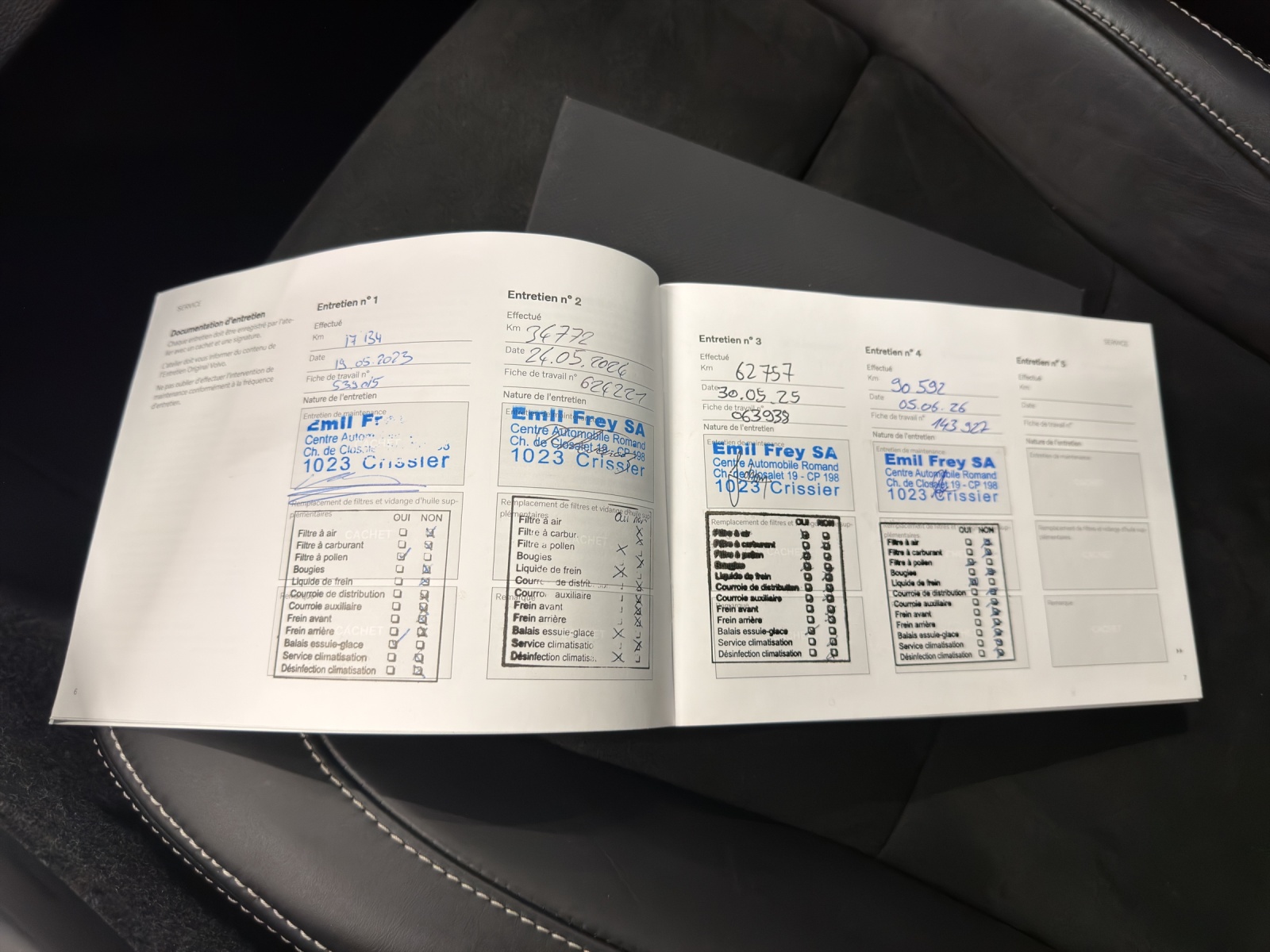 VOLVO XC40 1.5 T4 PiH R-Design-image-17