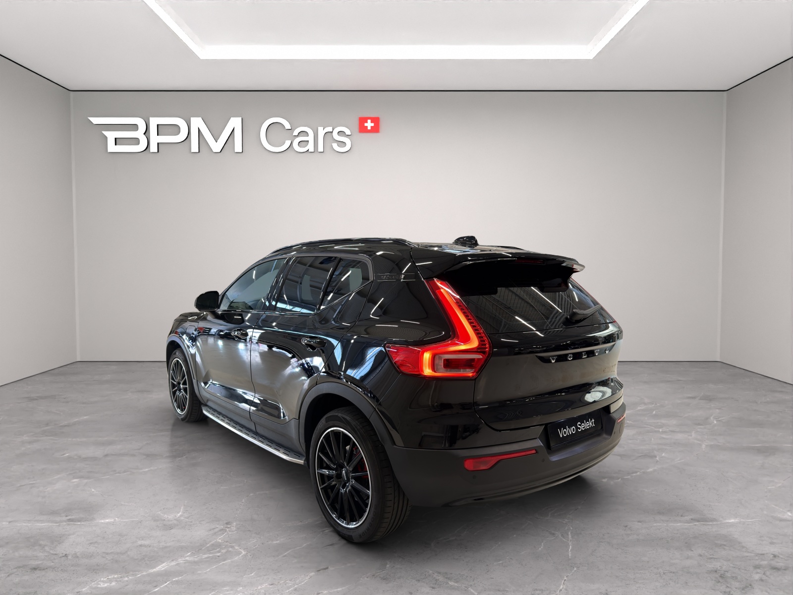 VOLVO XC40 1.5 T4 PiH R-Design-image-5