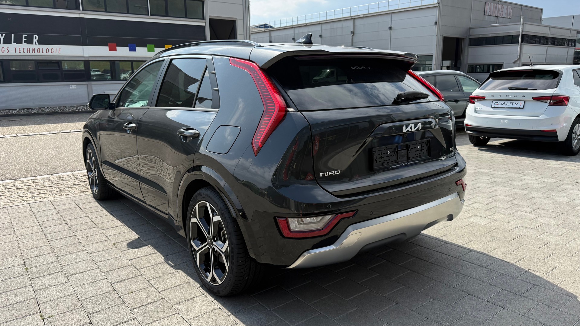 KIA Niro 1.6GDi Hybrid DCT Style-image-15