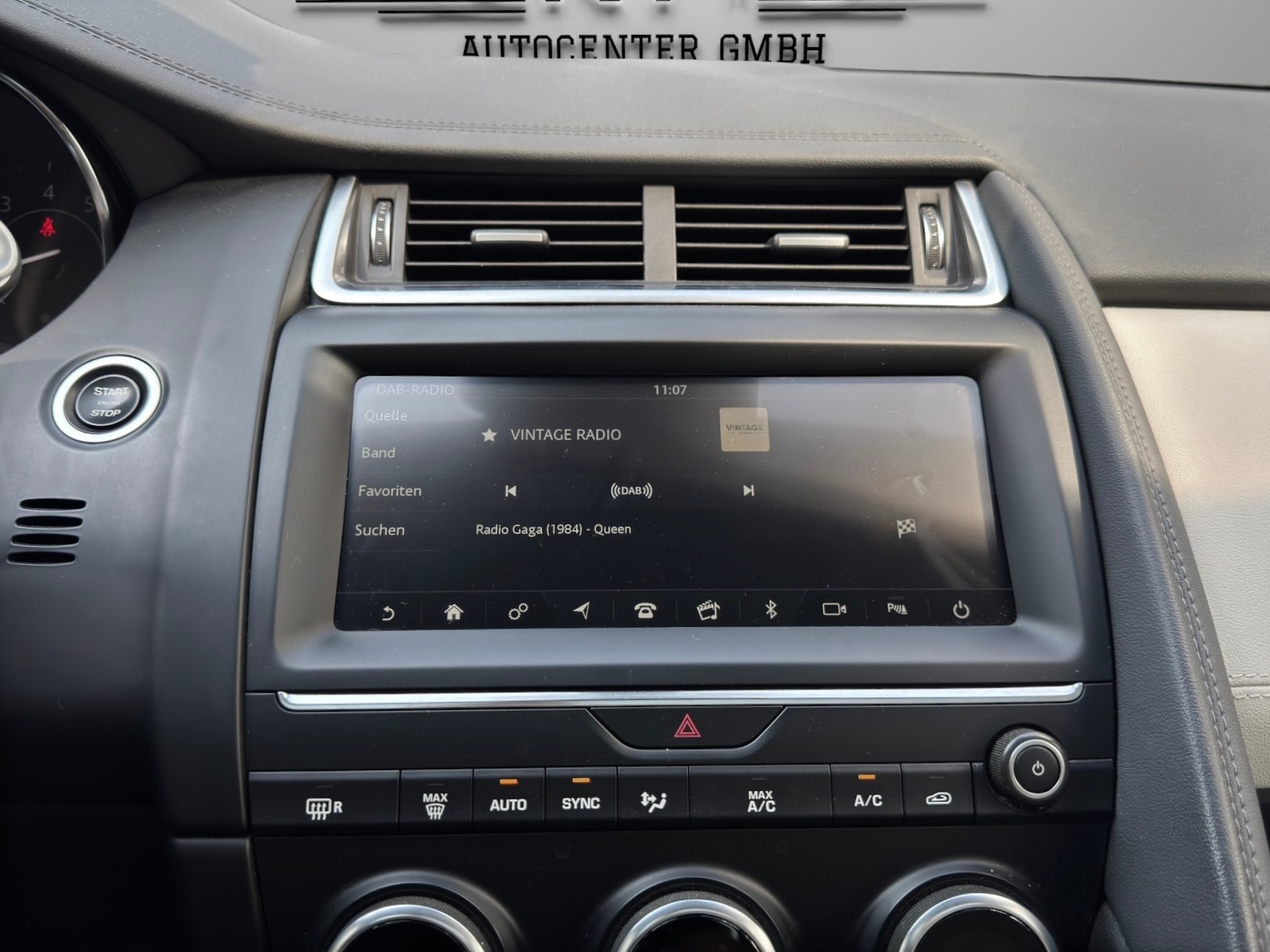 JAGUAR E-Pace P200 R-Dynamic S AWD Automatik-image-15