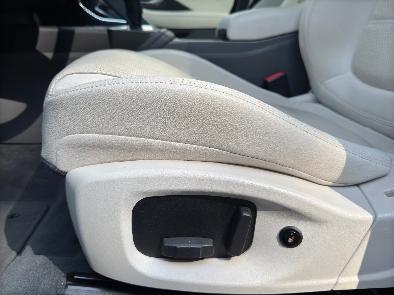 JAGUAR E-Pace P200 R-Dynamic S AWD Automatik-image-21