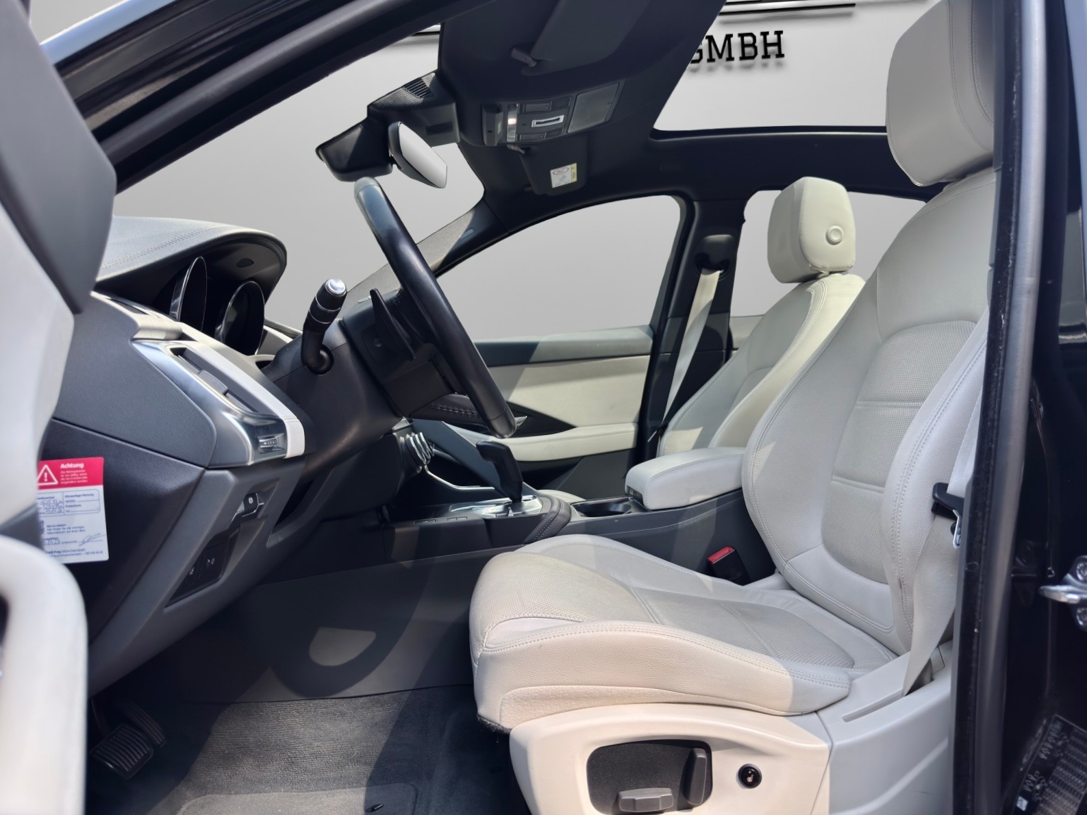 JAGUAR E-Pace P200 R-Dynamic S AWD Automatik-image-7
