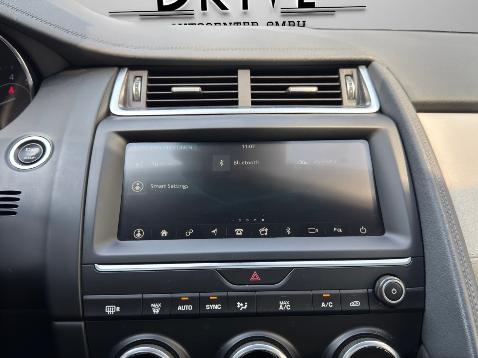 JAGUAR E-Pace P200 R-Dynamic S AWD Automatik-image-18