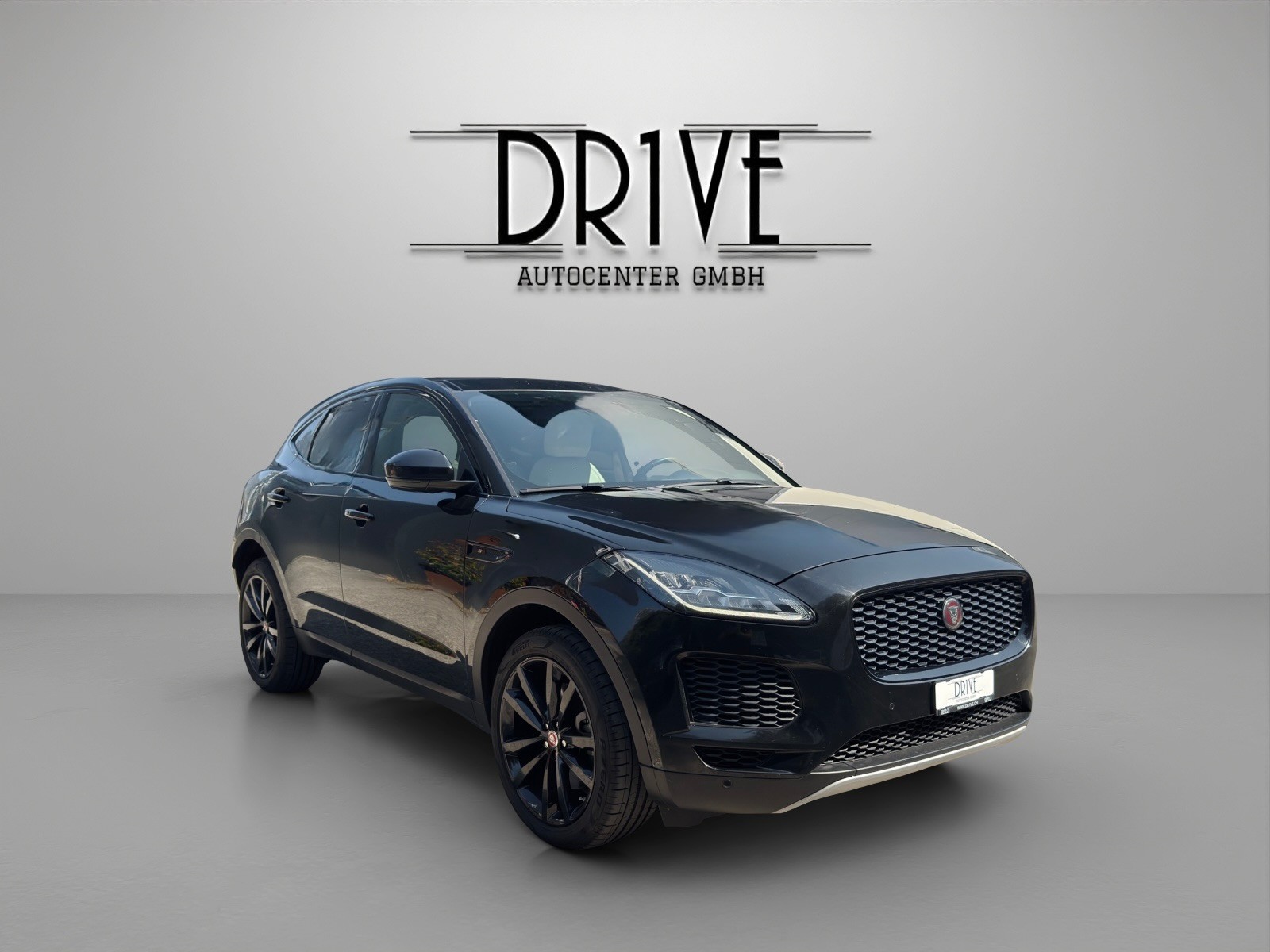 JAGUAR E-Pace P200 R-Dynamic S AWD Automatik-image-2