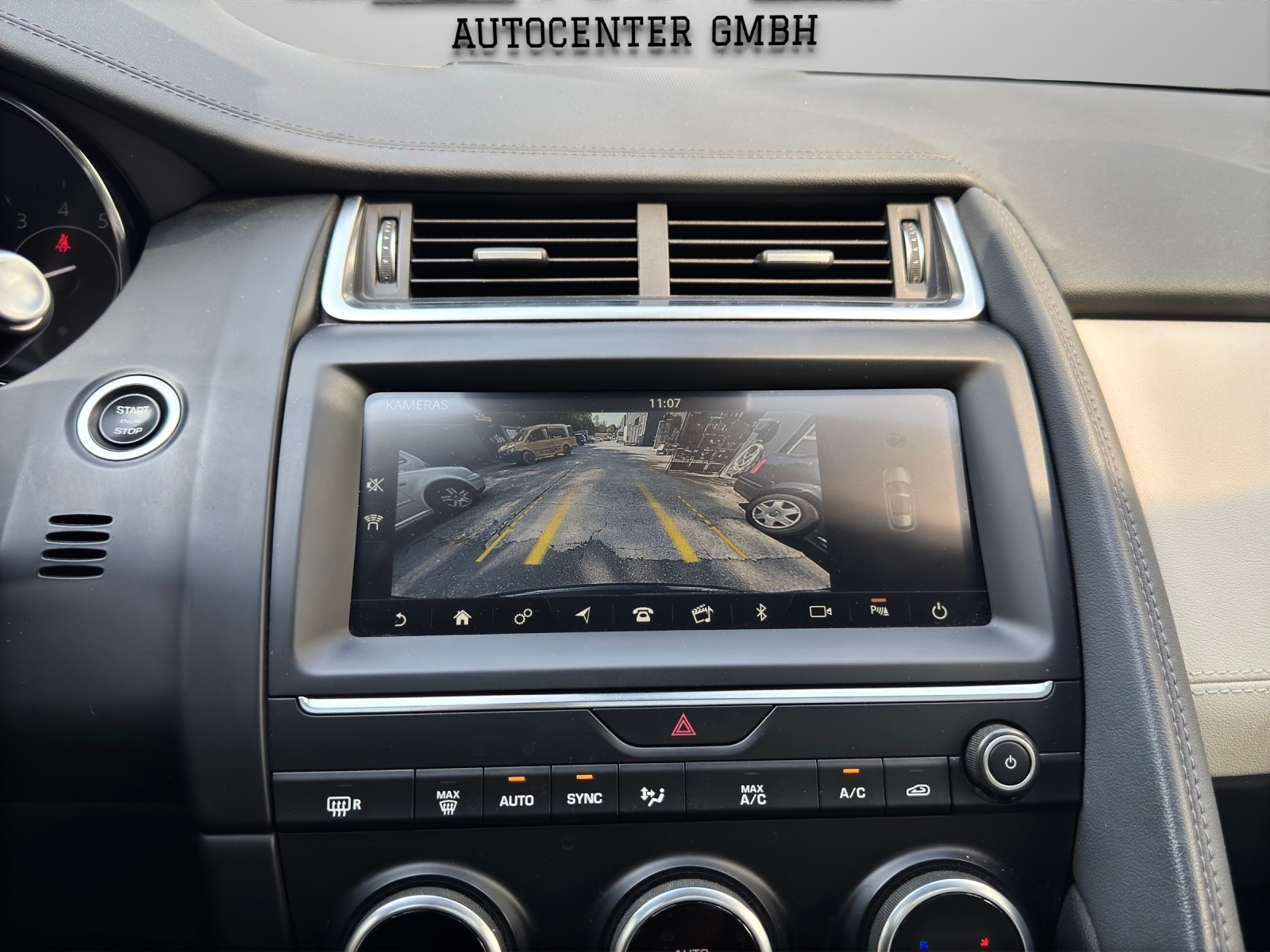 JAGUAR E-Pace P200 R-Dynamic S AWD Automatik-image-14