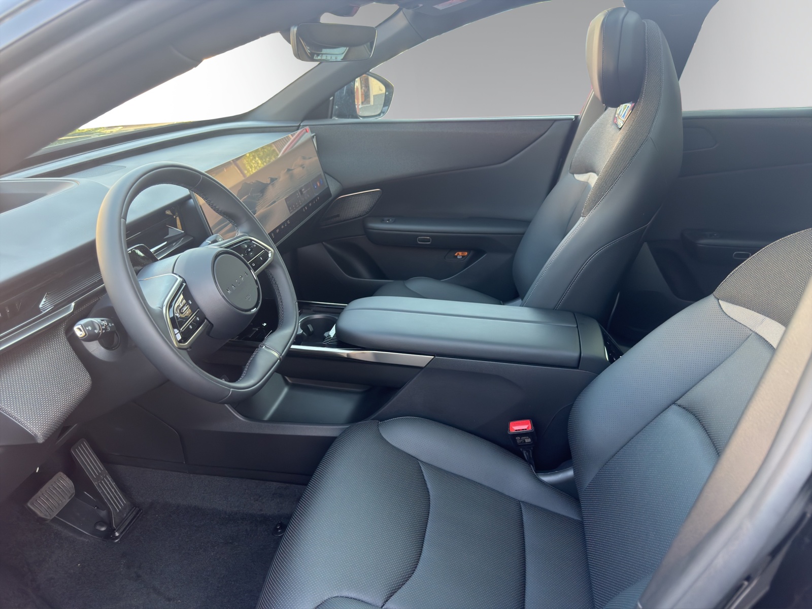 MAZDA CX-6e-image-7
