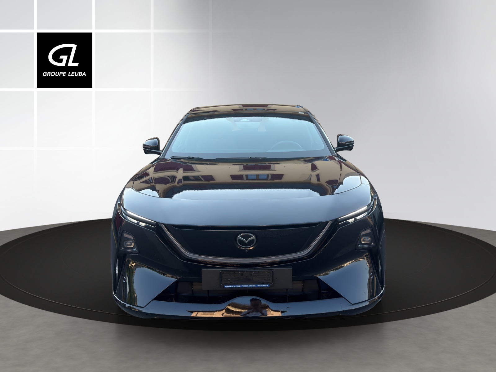 MAZDA CX-6e-showroom-element-1