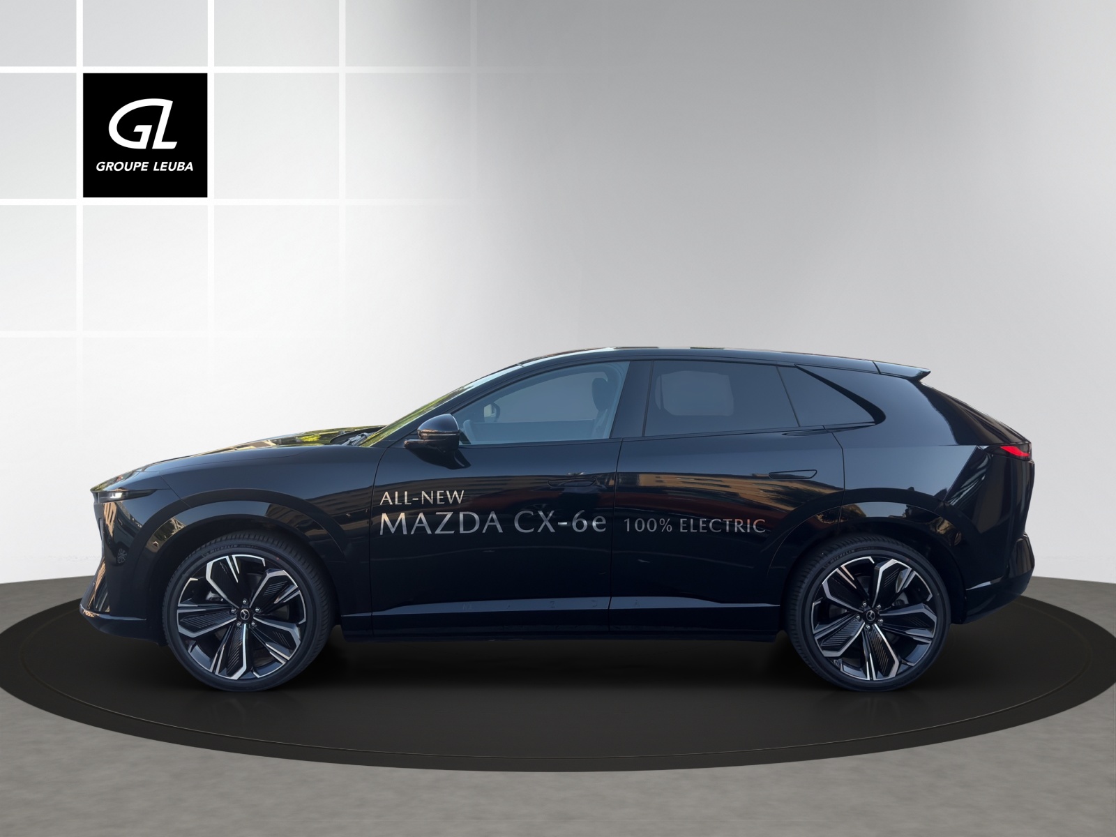 MAZDA CX-6e-showroom-element-2
