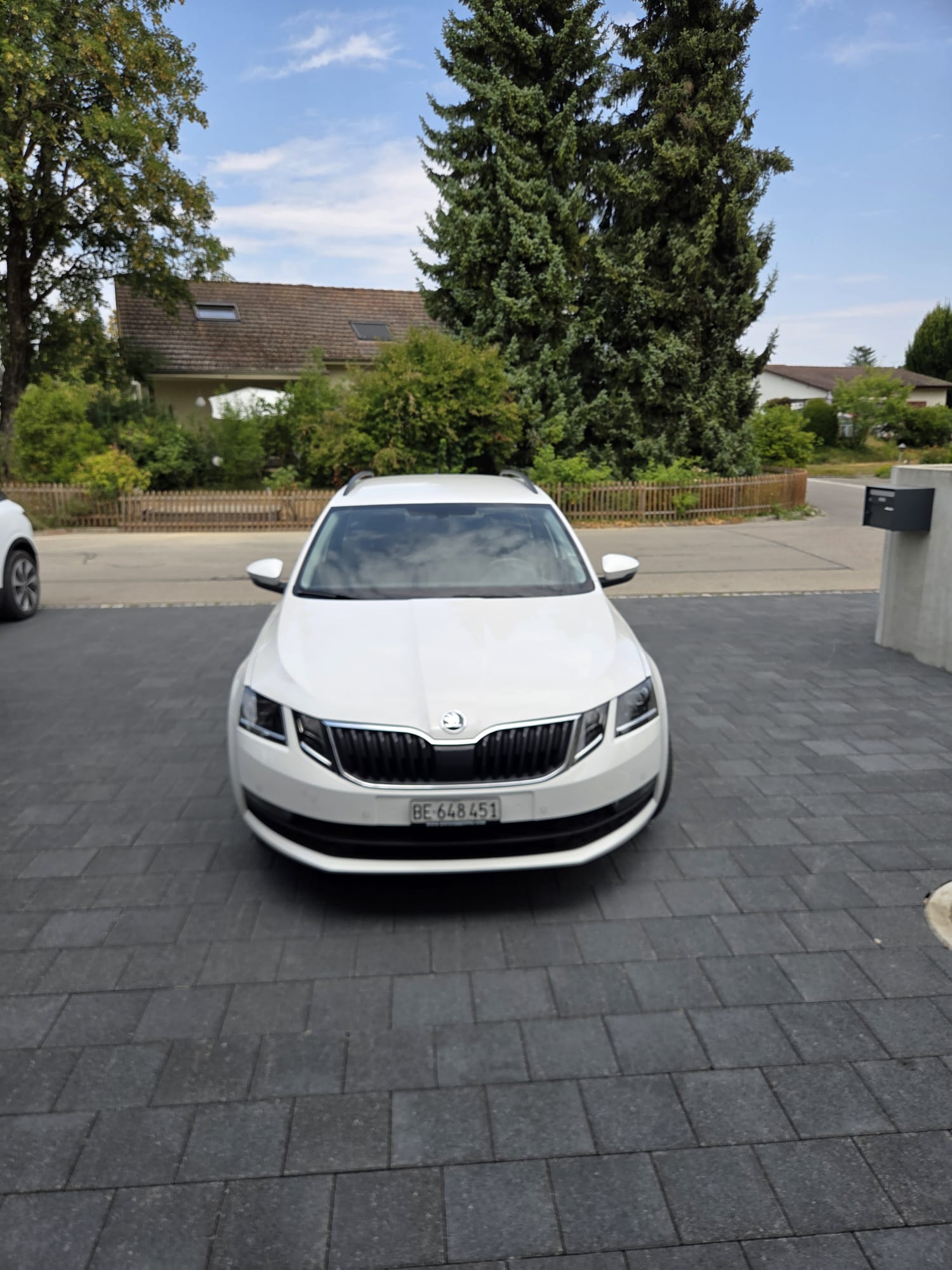 SKODA Octavia Combi 2.0 TSI Ambition 4x4 DSG-image-0