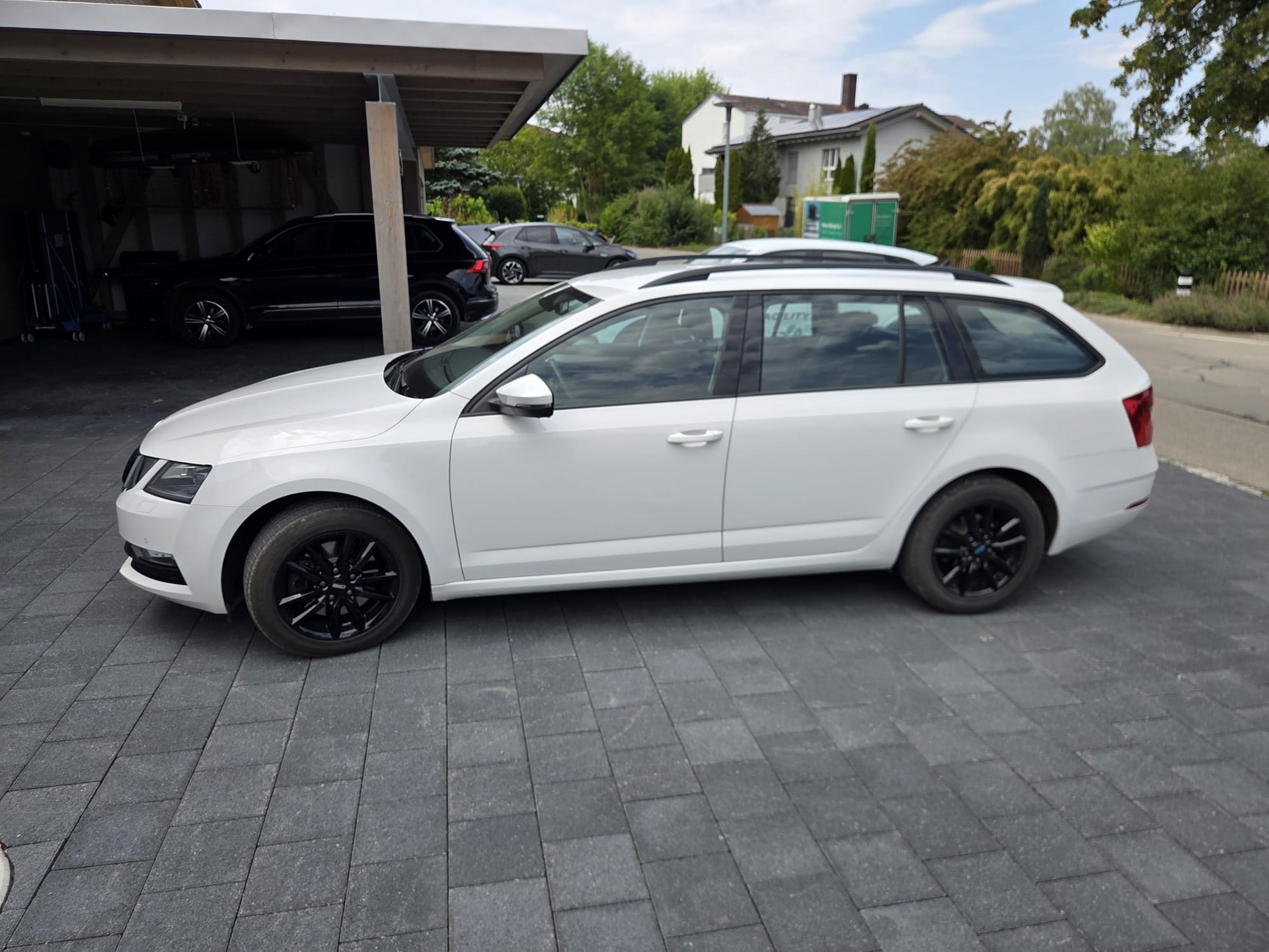 SKODA Octavia Combi 2.0 TSI Ambition 4x4 DSG-image-1