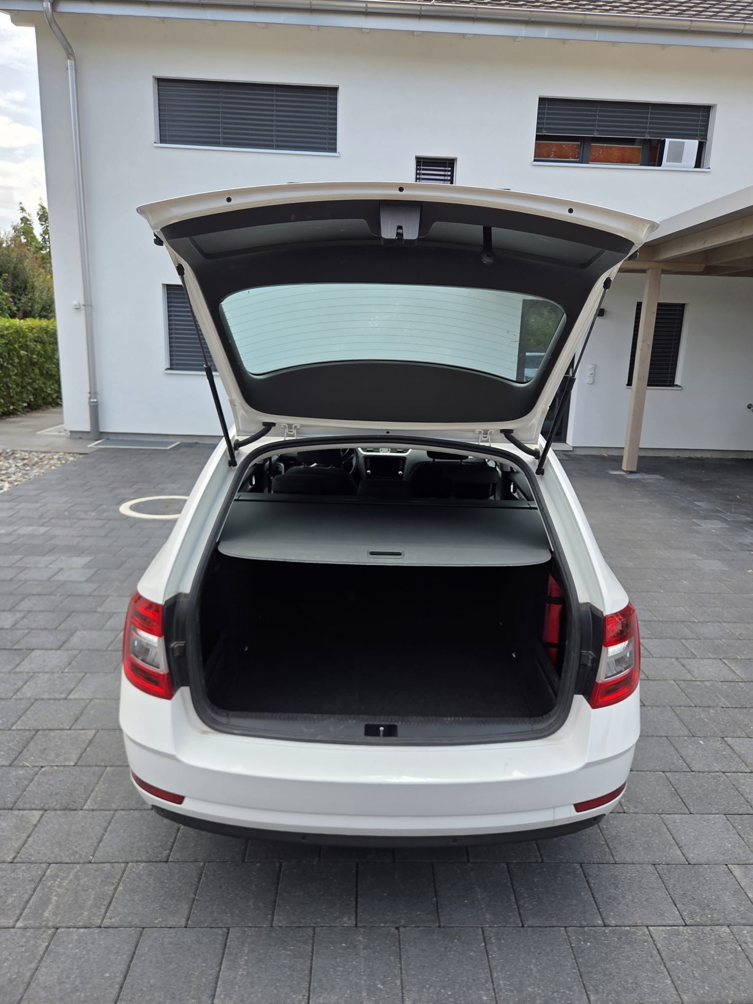 SKODA Octavia Combi 2.0 TSI Ambition 4x4 DSG-image-7