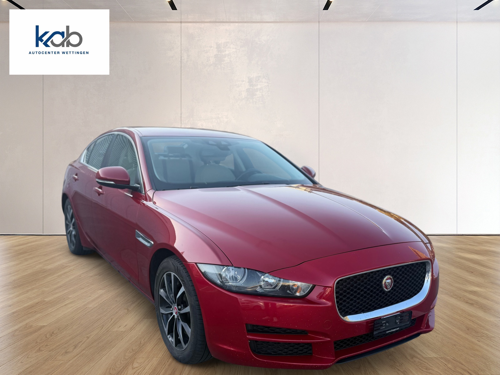 JAGUAR XE 20t 2.0 Prestige Automatic-image-2