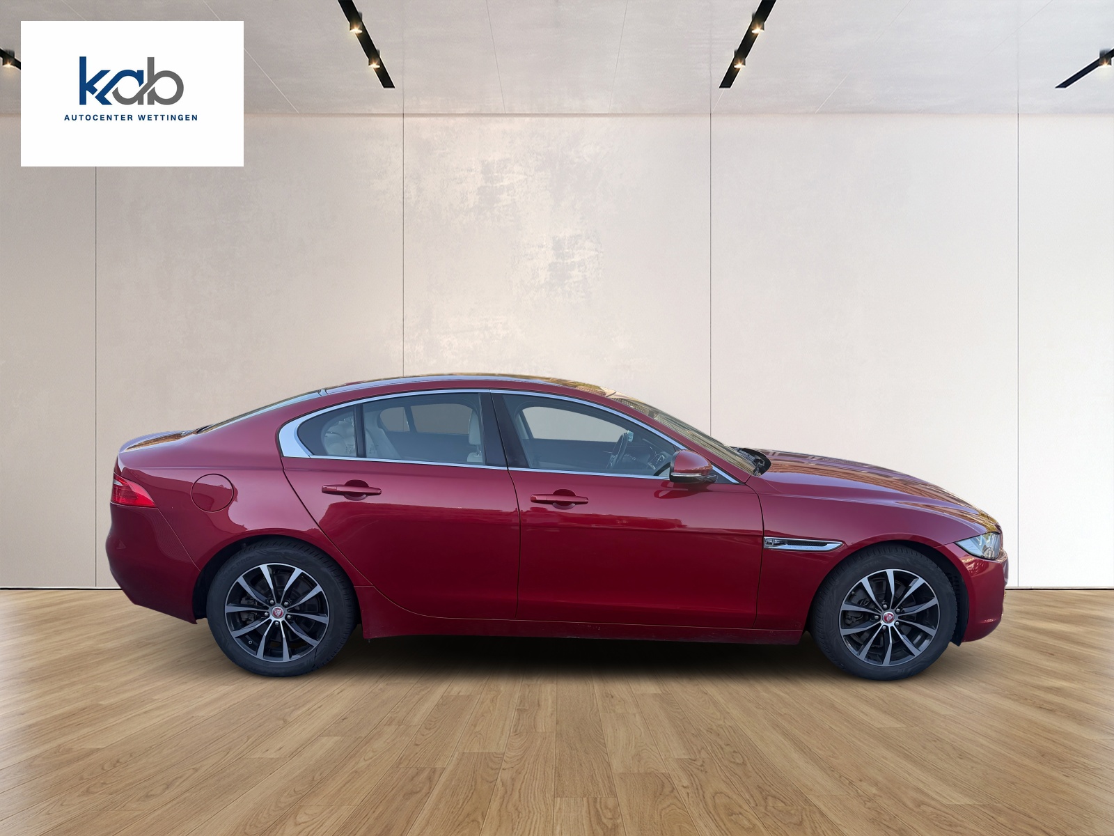 JAGUAR XE 20t 2.0 Prestige Automatic-image-3