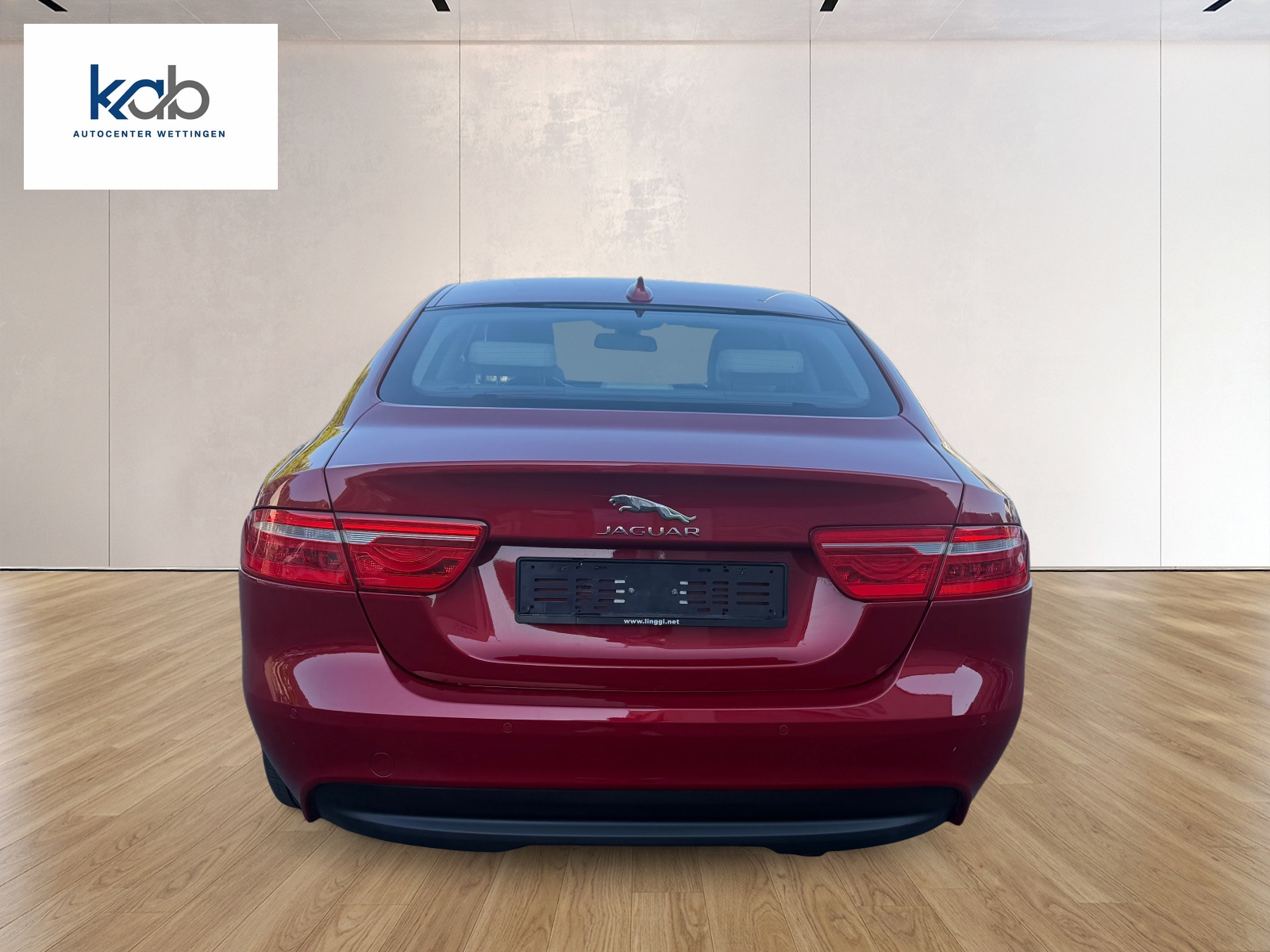 JAGUAR XE 20t 2.0 Prestige Automatic-image-5