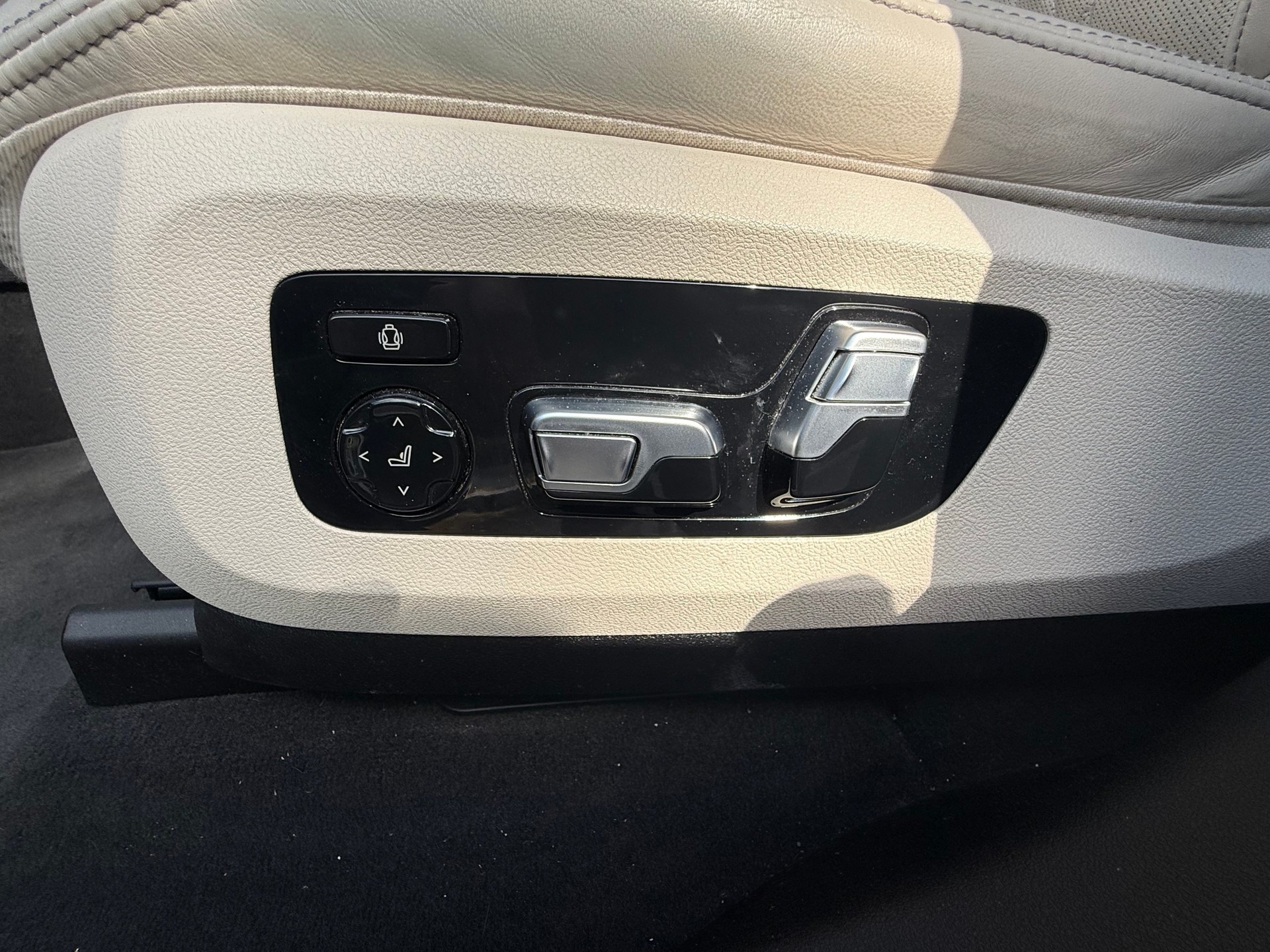 BMW X5 xDrive 48V 40d M Sport Steptronic-image-22