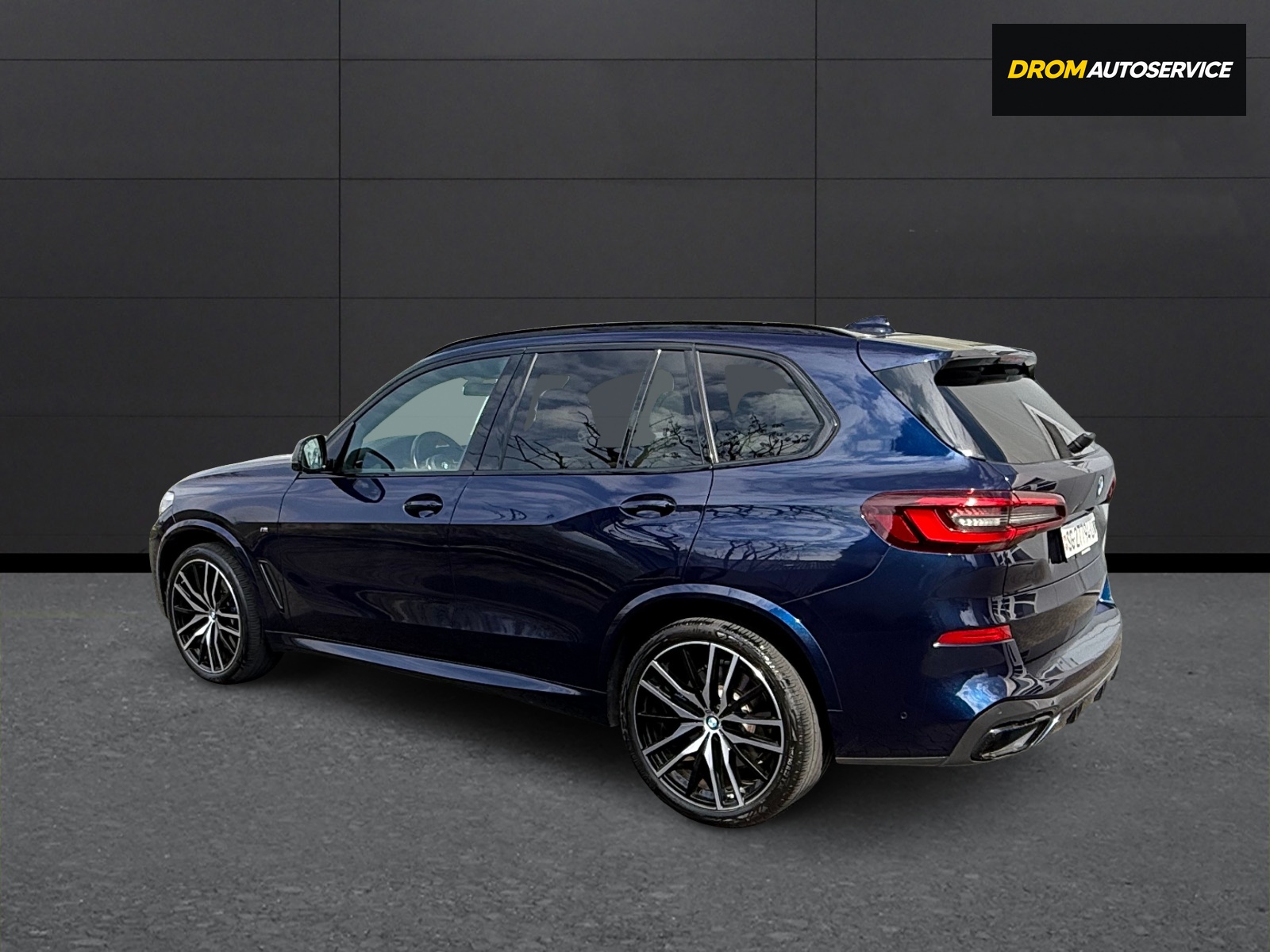 BMW X5 xDrive 48V 40d M Sport Steptronic-image-4