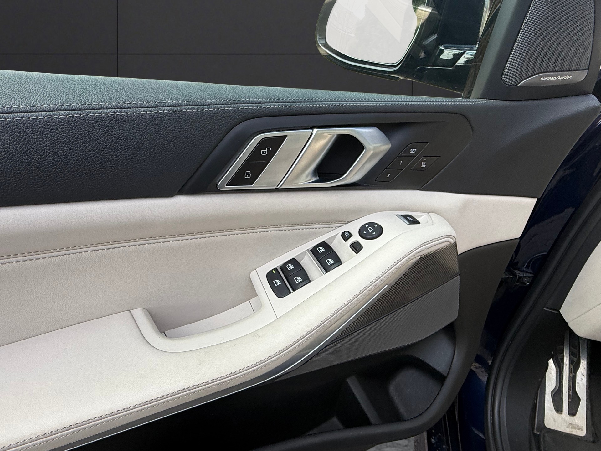 BMW X5 xDrive 48V 40d M Sport Steptronic-image-18
