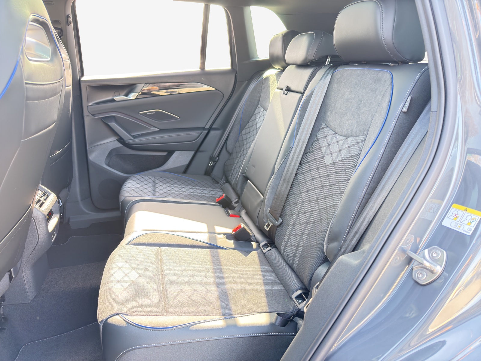 VW Tiguan 2.0 TSI DSG R-Line 4Motion-image-11
